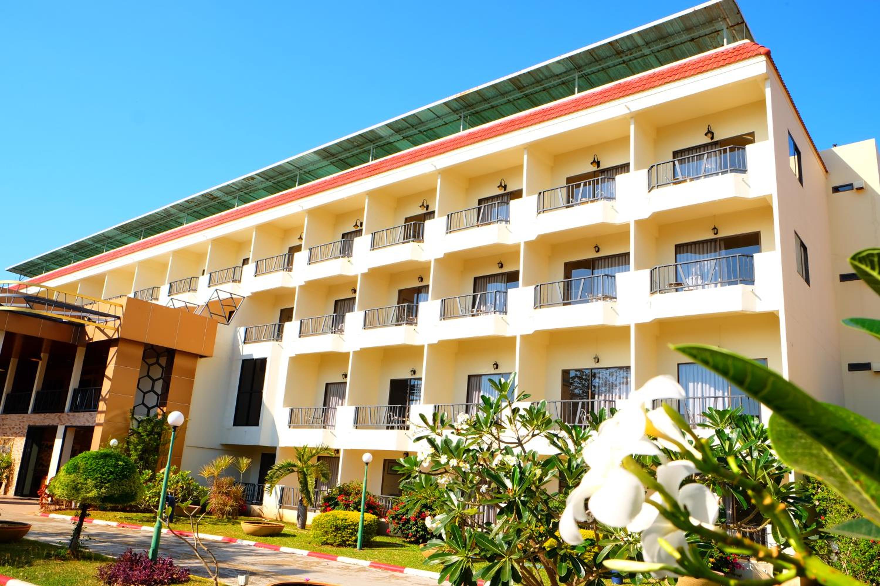 New Travel Beach Hotel & Resort