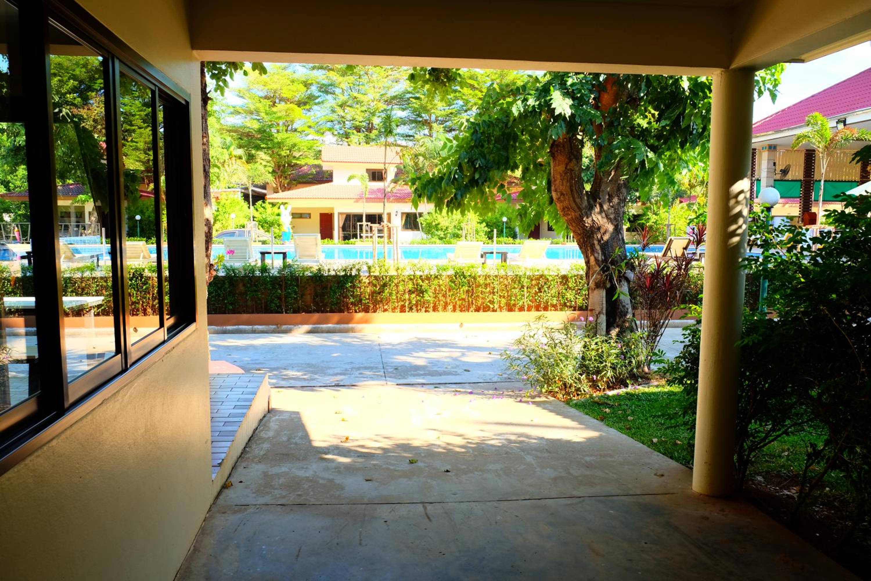 New Travel Beach Hotel & Resort