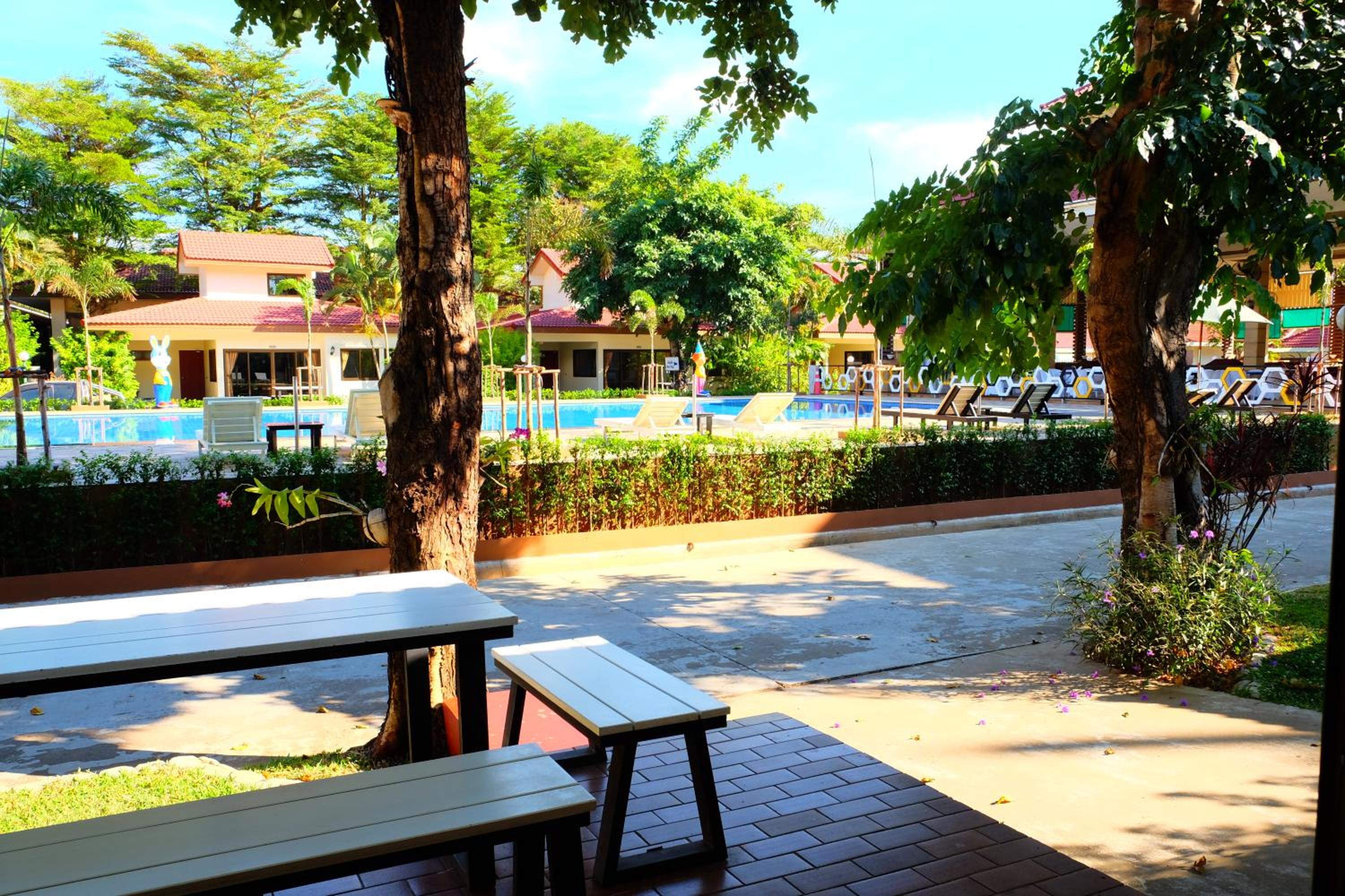 New Travel Beach Hotel & Resort