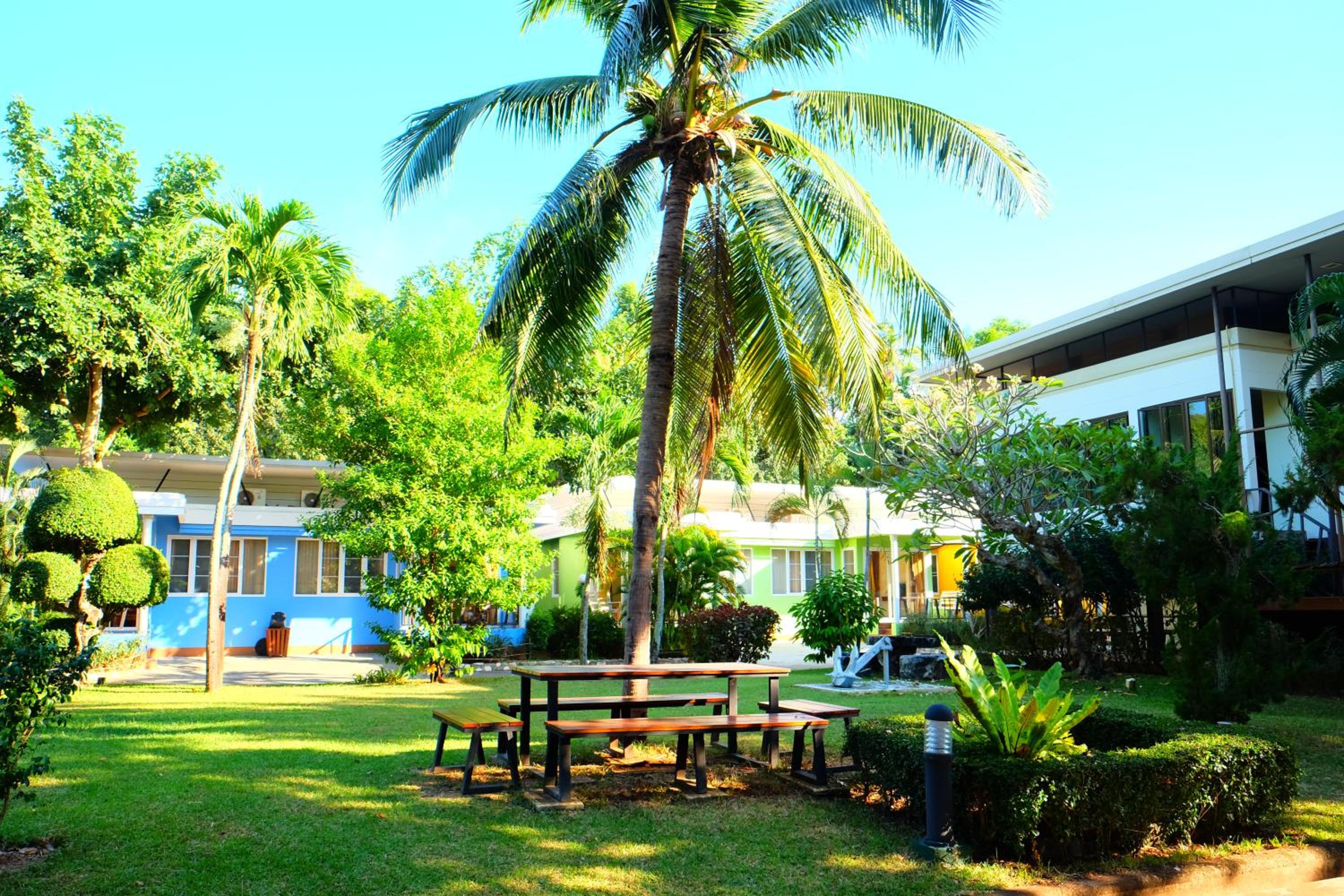 New Travel Beach Hotel & Resort