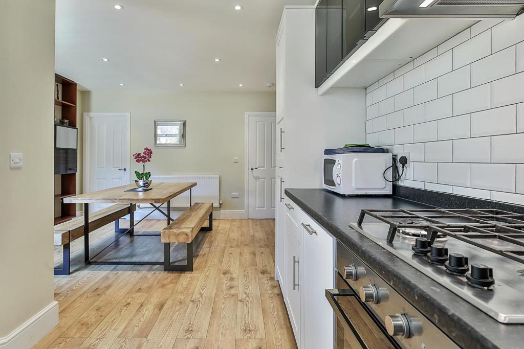 Refurbished Central Premium Property view 2