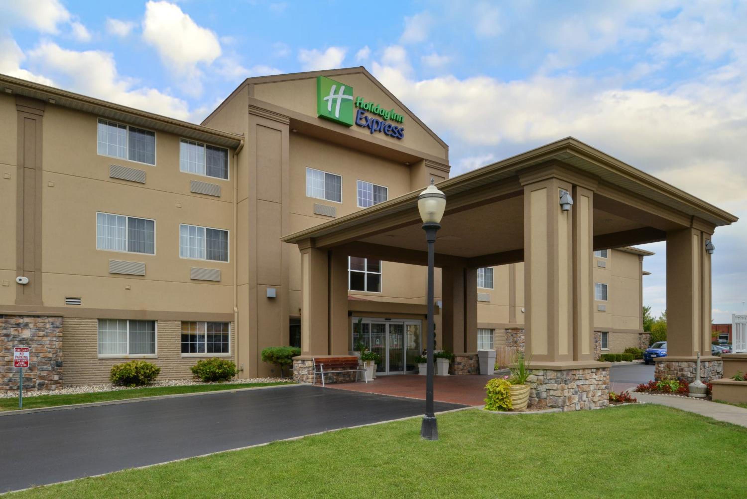 Hotel Holiday Inn Express & Suites St. Joseph Lakefront By Ihg