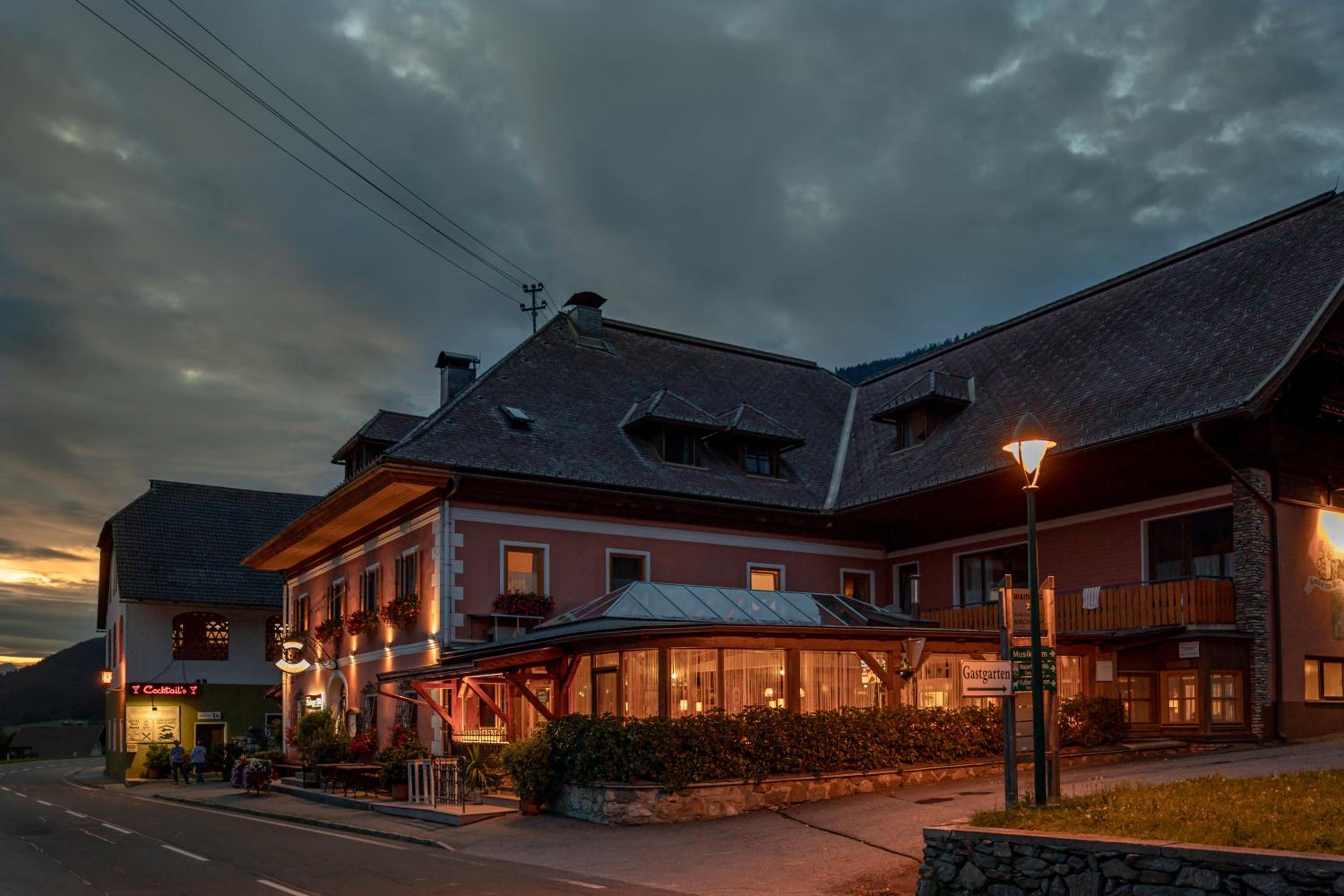 Landhof Waidegger Wirt - Hotel, Restaurant, Bar