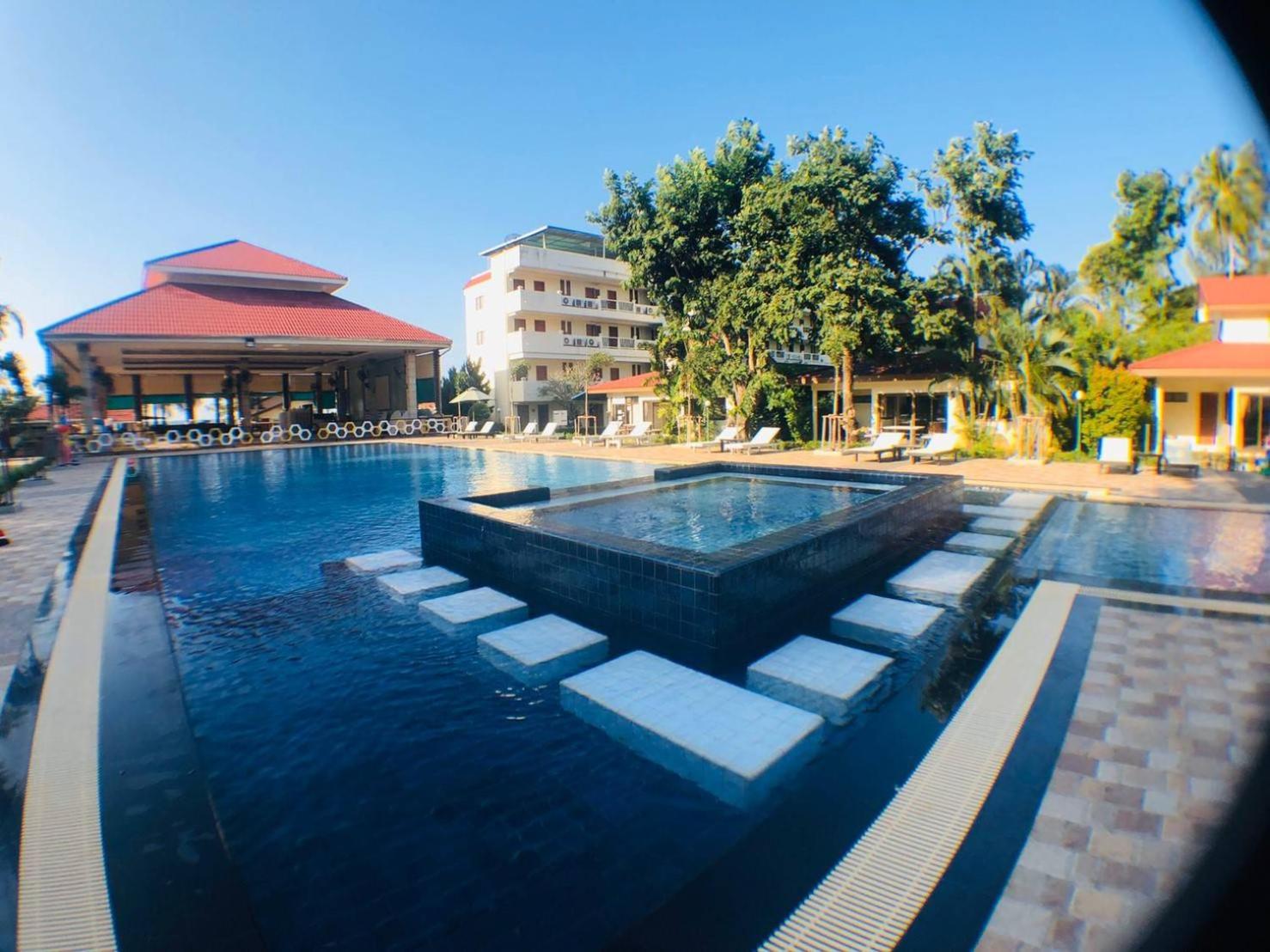 New Travel Beach Hotel & Resort