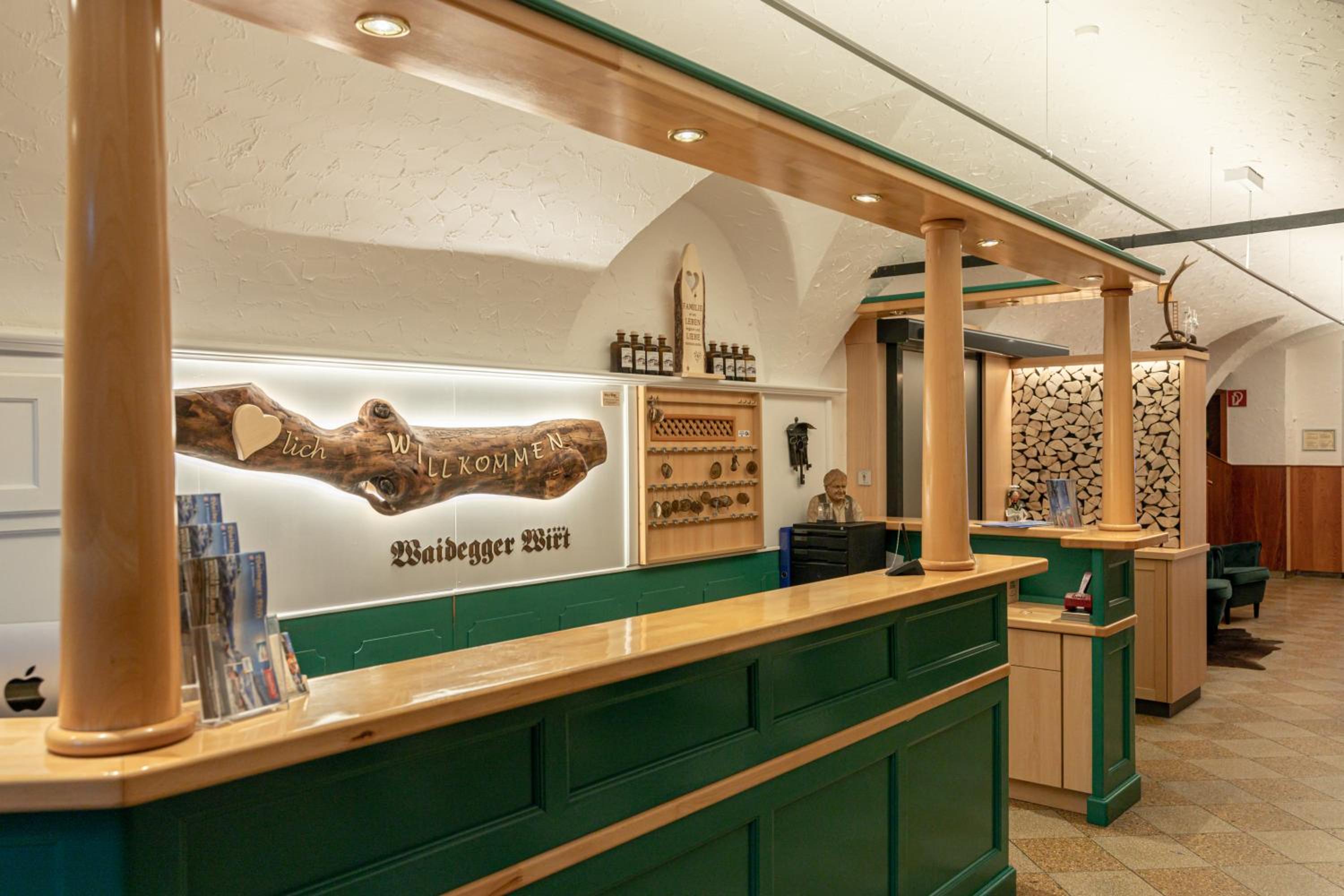 Landhof Waidegger Wirt - Hotel, Restaurant, Bar