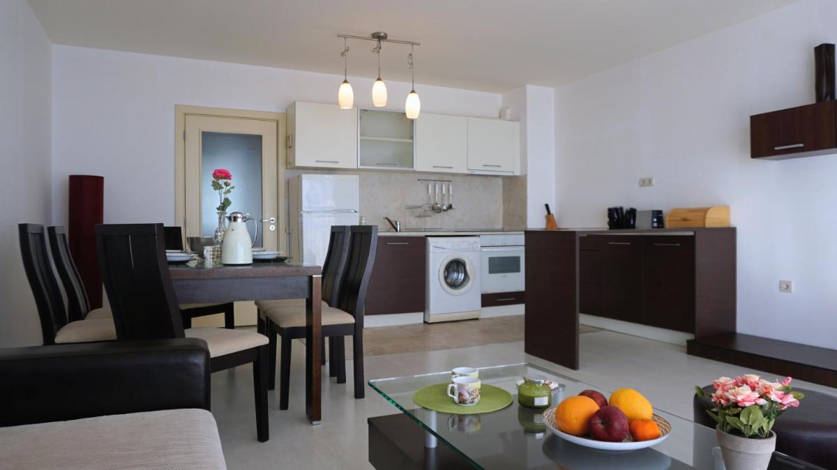 Saint George Apartments view 4