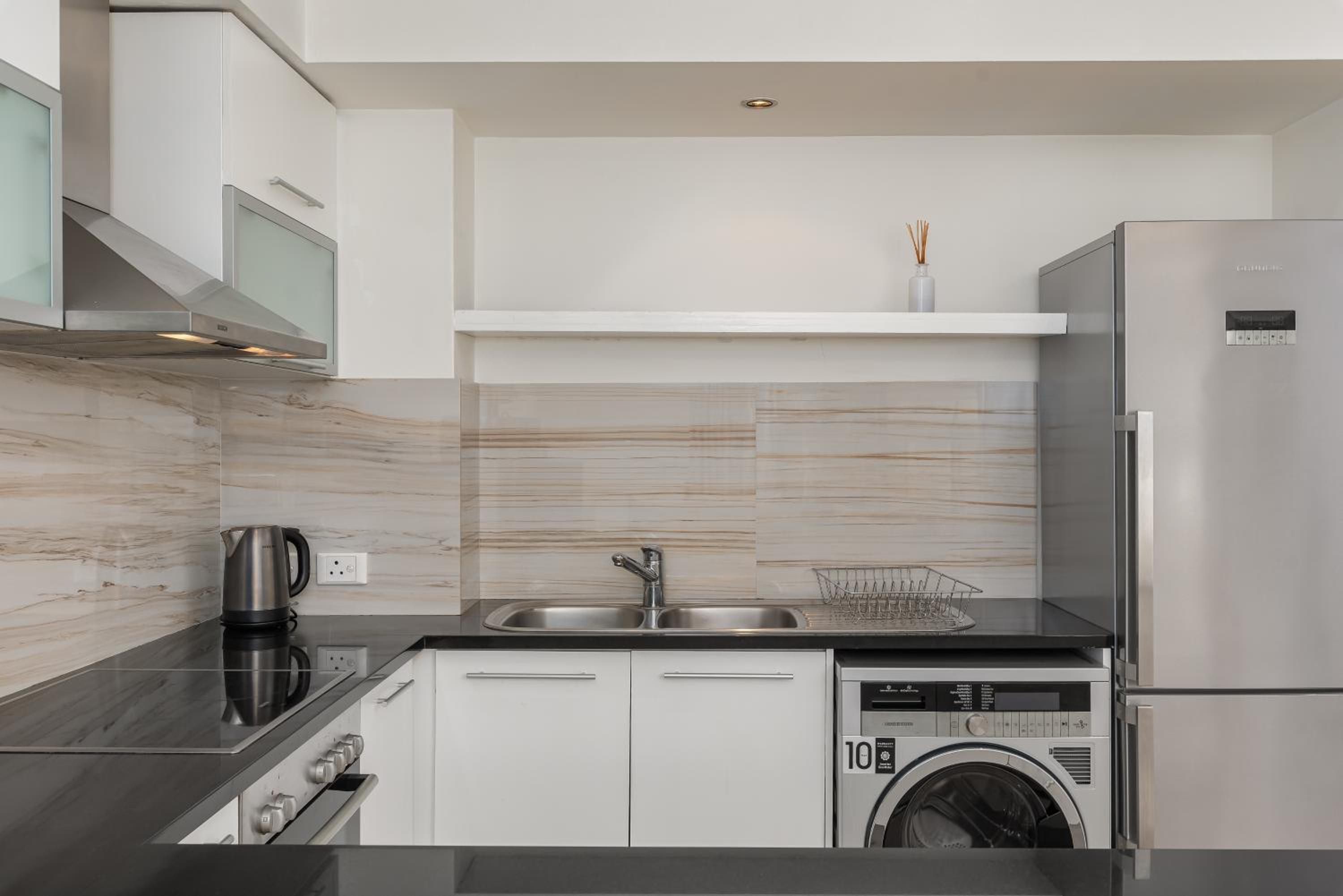 Icon Apartments