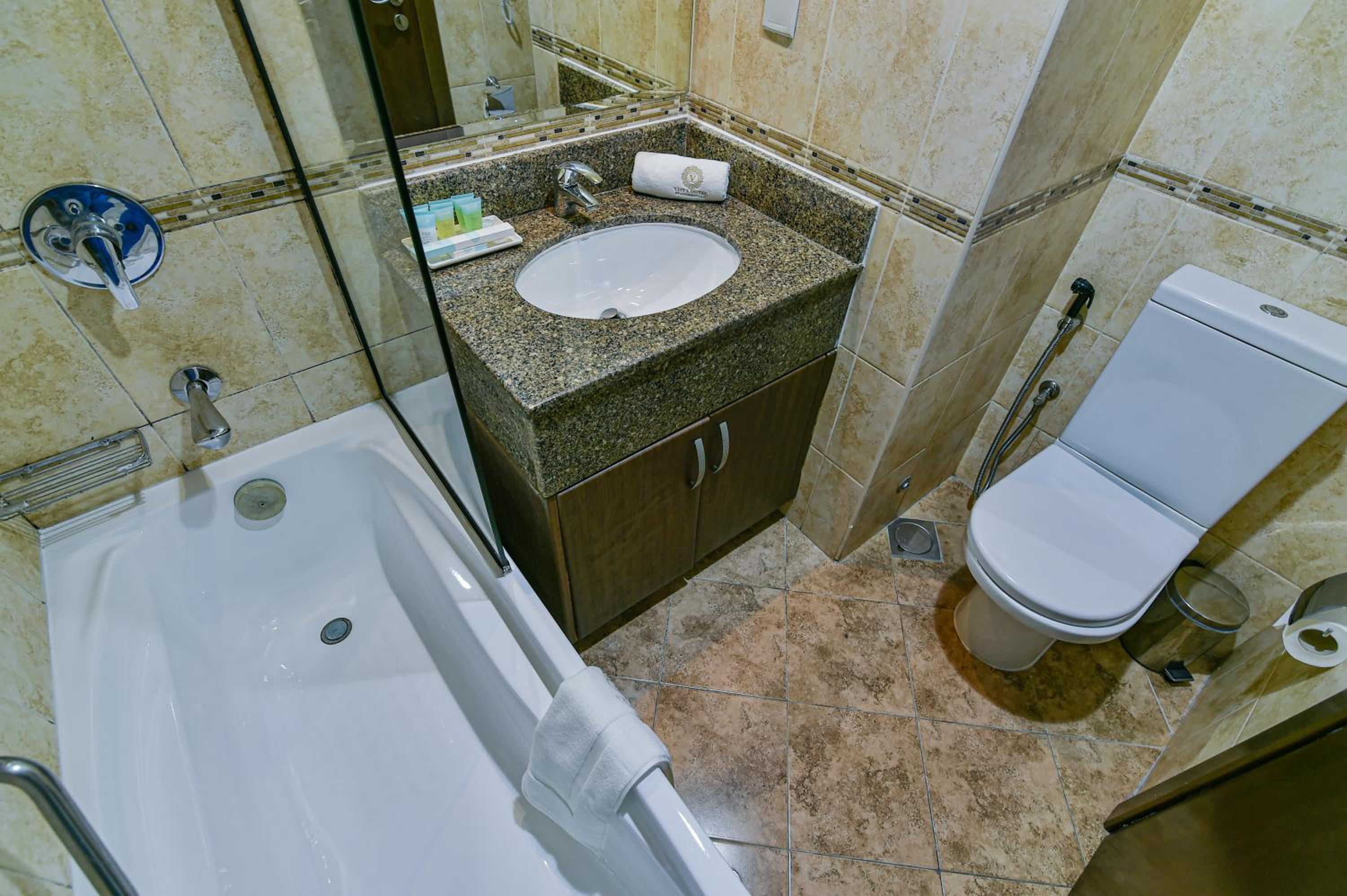 Photo 10