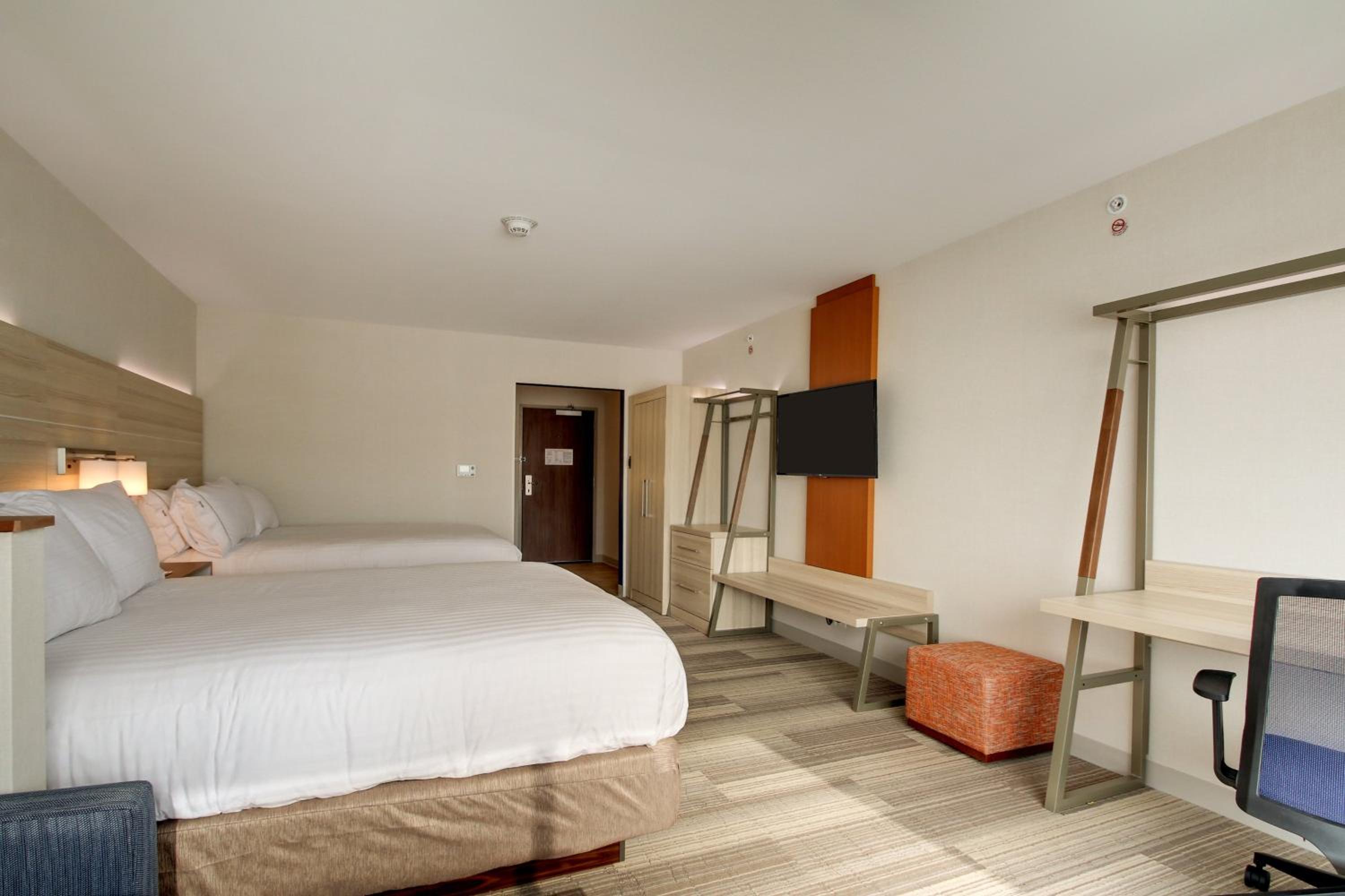 Galesburg Vacations - Holiday Inn Express Suites Galesburg, an IHG Hotel - Property Image 22