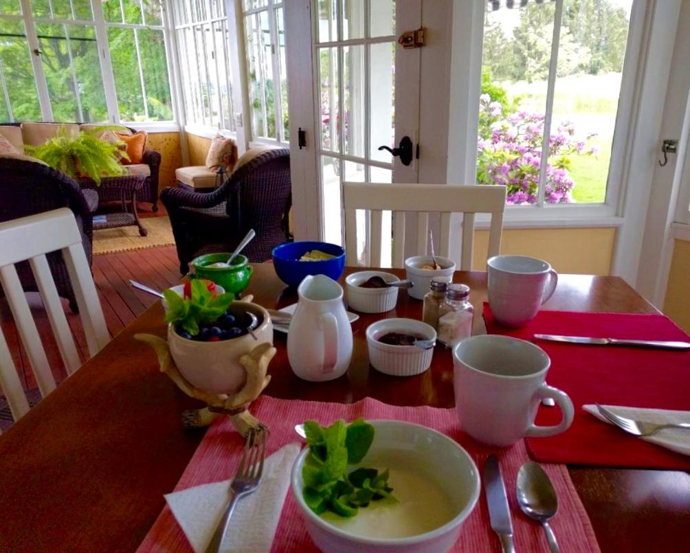 Enfield Manor Bed&Breakfast and Vacation Rental view 5