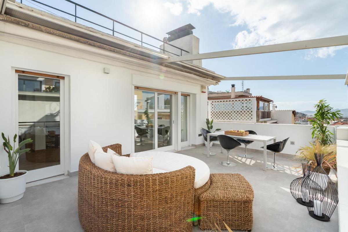 OPEN SKIES- PENTHOUSE IN PLAKA- ACROPOLIS VIEW! photo 2