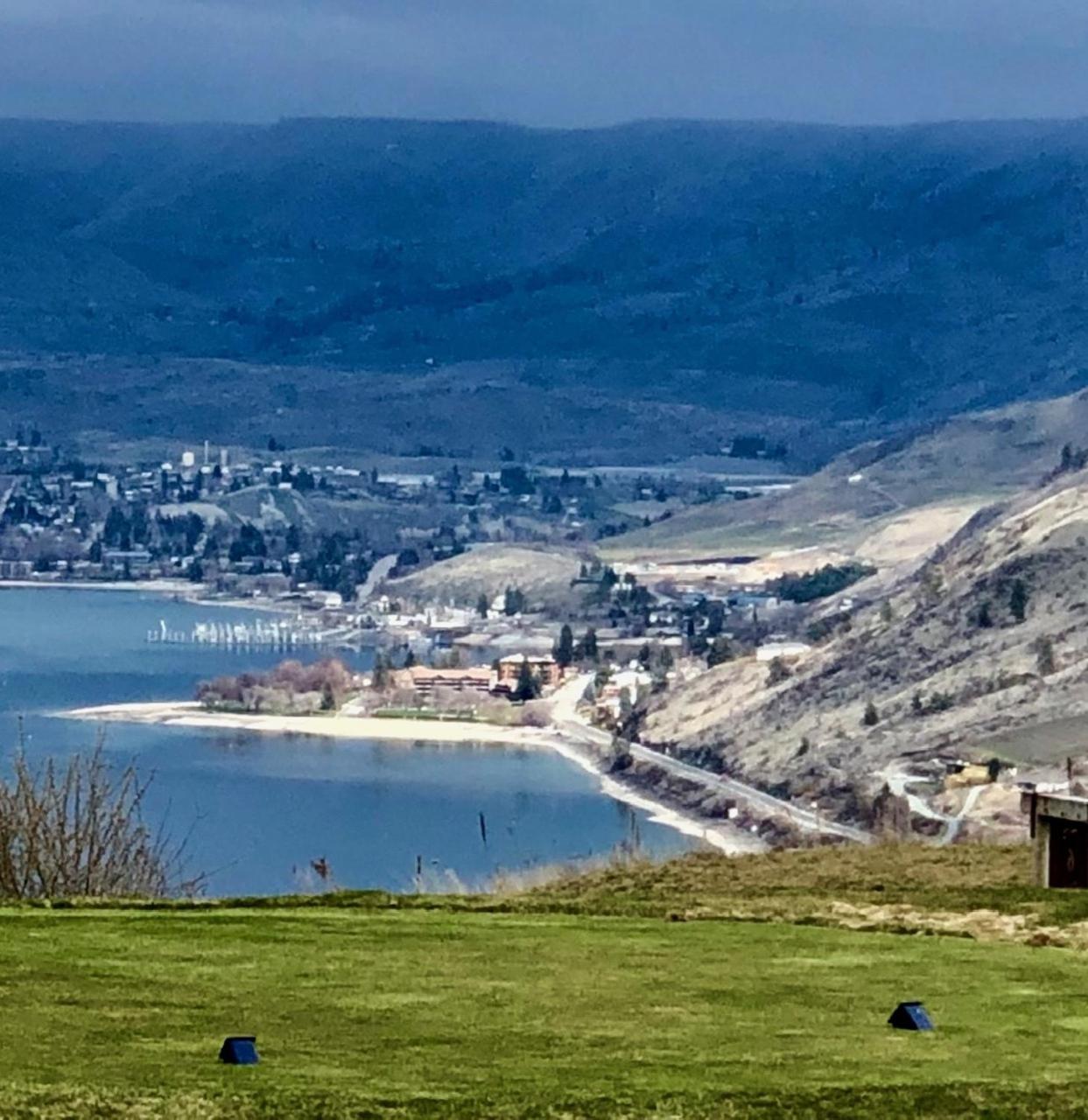 Lakeside Lodge and Suites