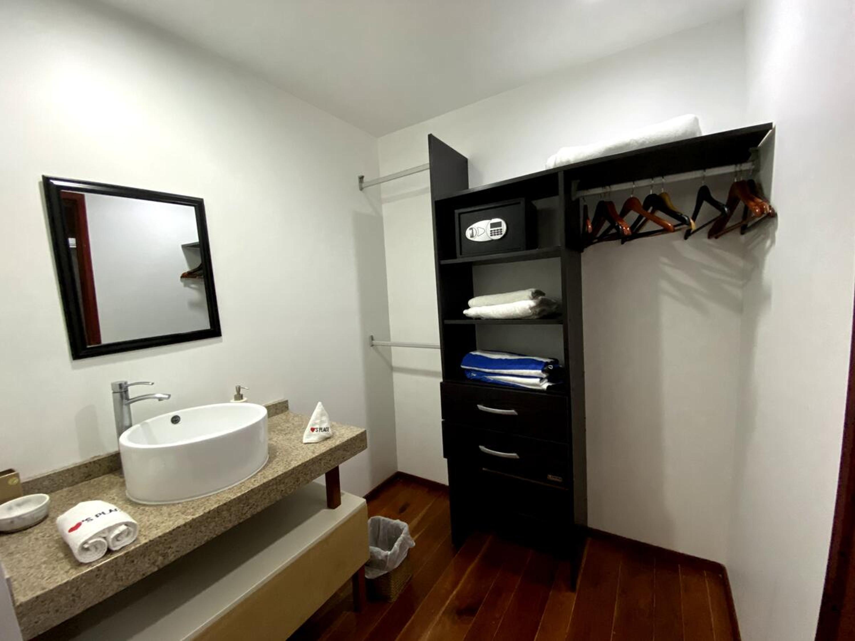 Photo 9
