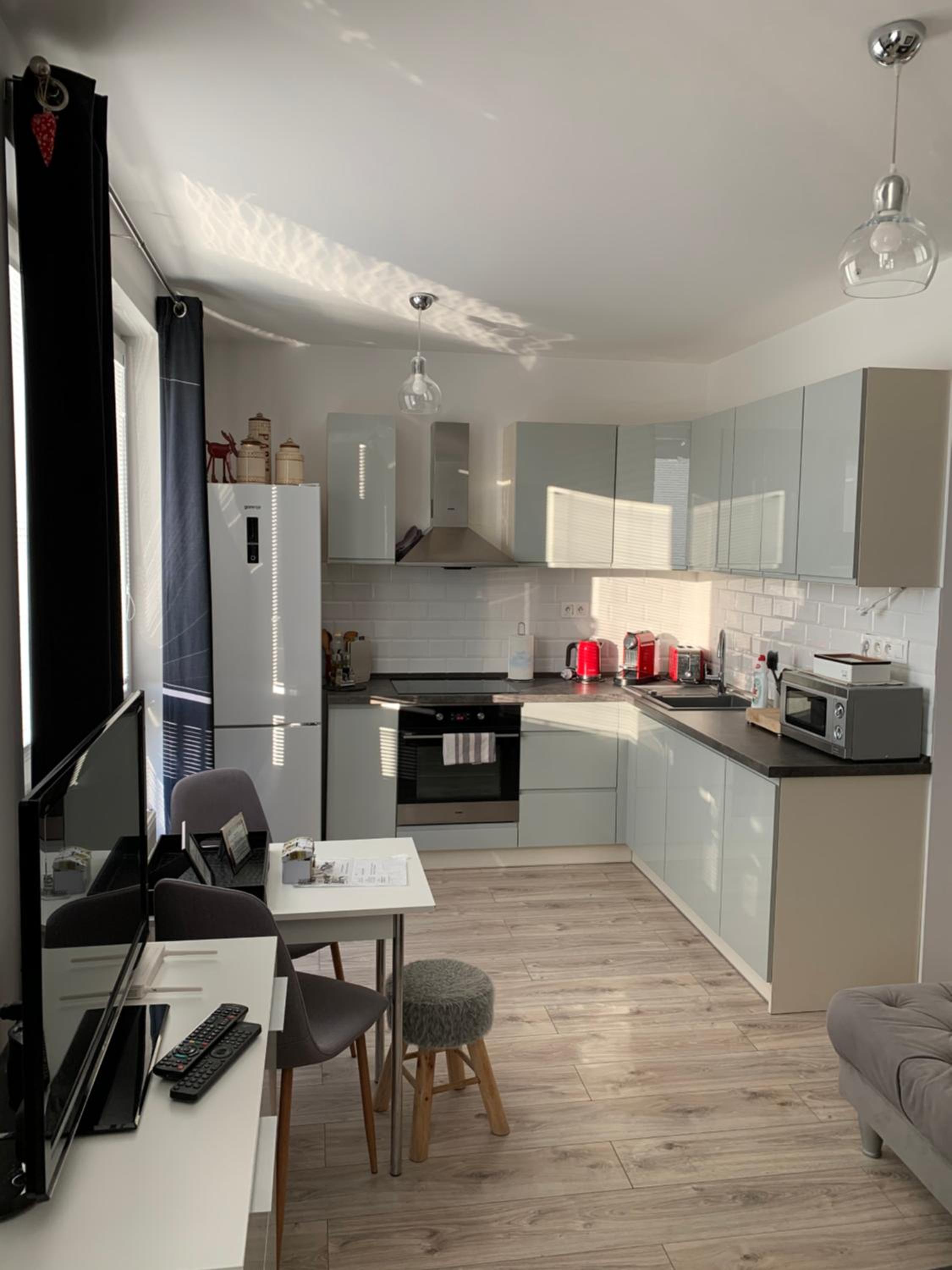 BL - The Apartment Lenka, 24hr Self Check-in, Free Private Parking, Balcony with Mountain View, 5 minute walk to City Center view 4