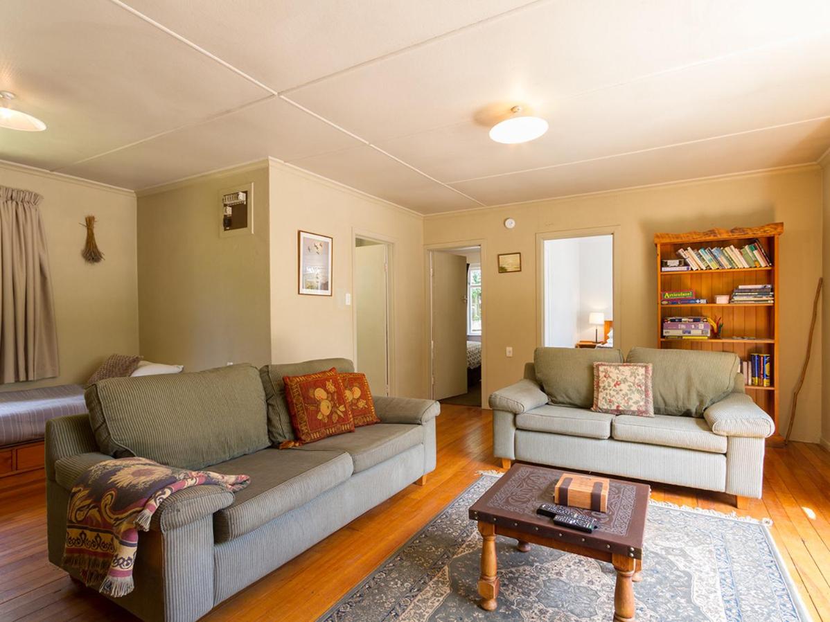 Arrow Bach - Arrowtown Holiday Home view 5