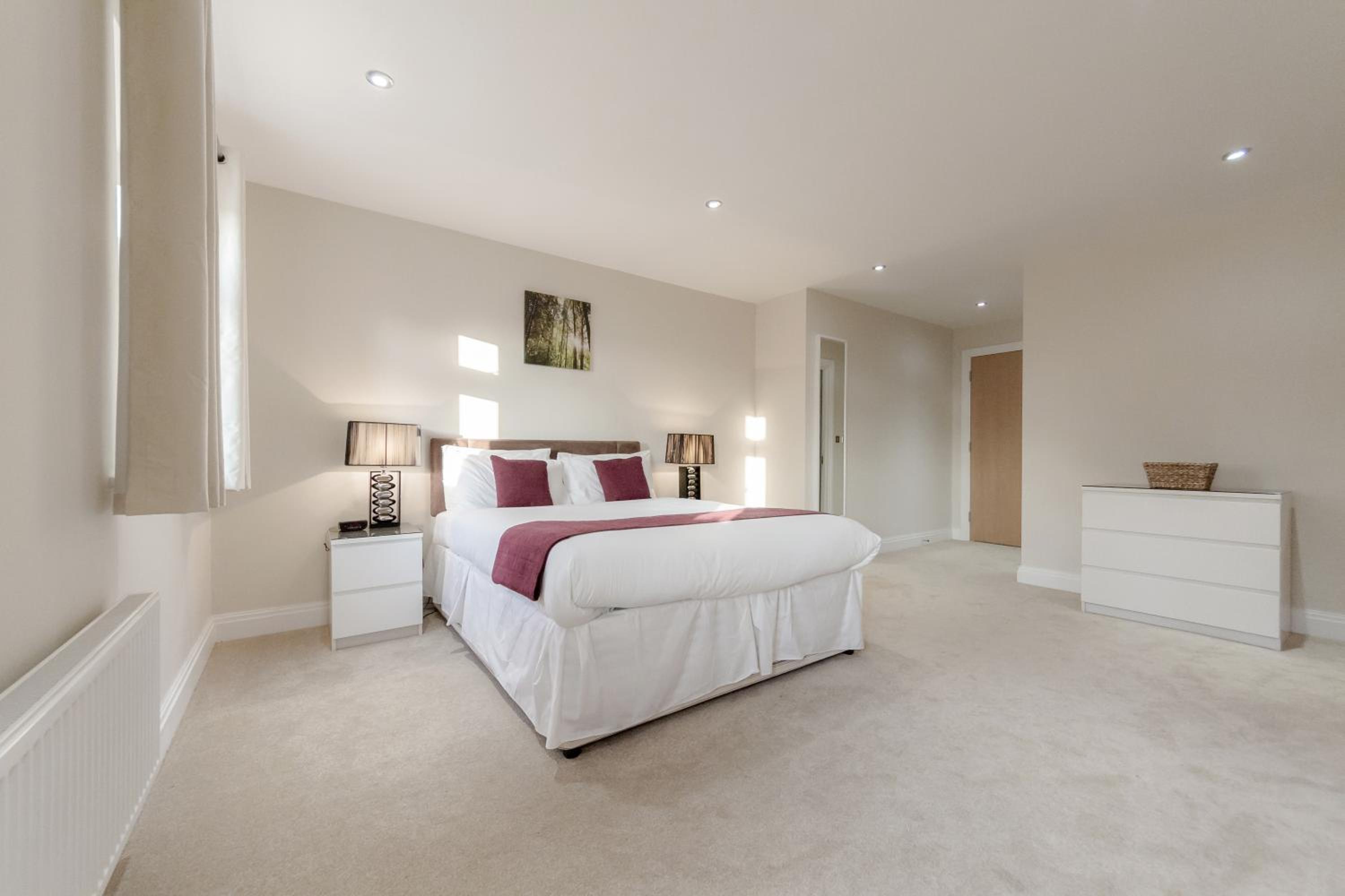 Roomspace Serviced Apartments - Kinnaird Court