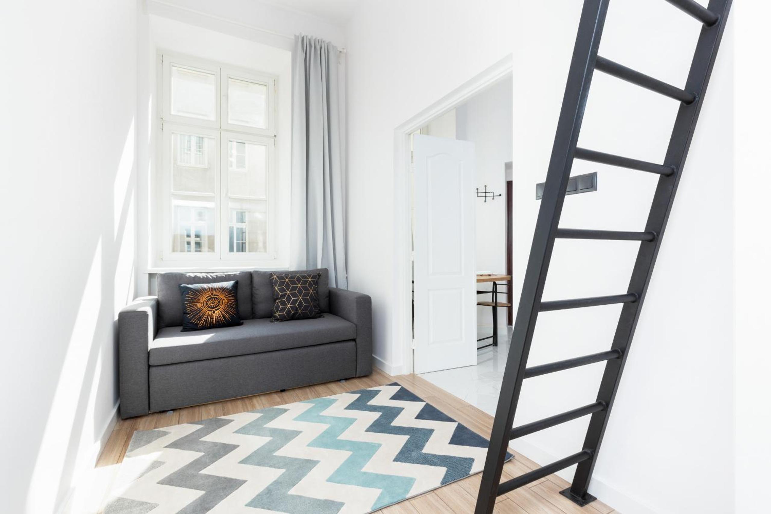 Apartments Aleje Jerozolimskie 85 by Renters view 3
