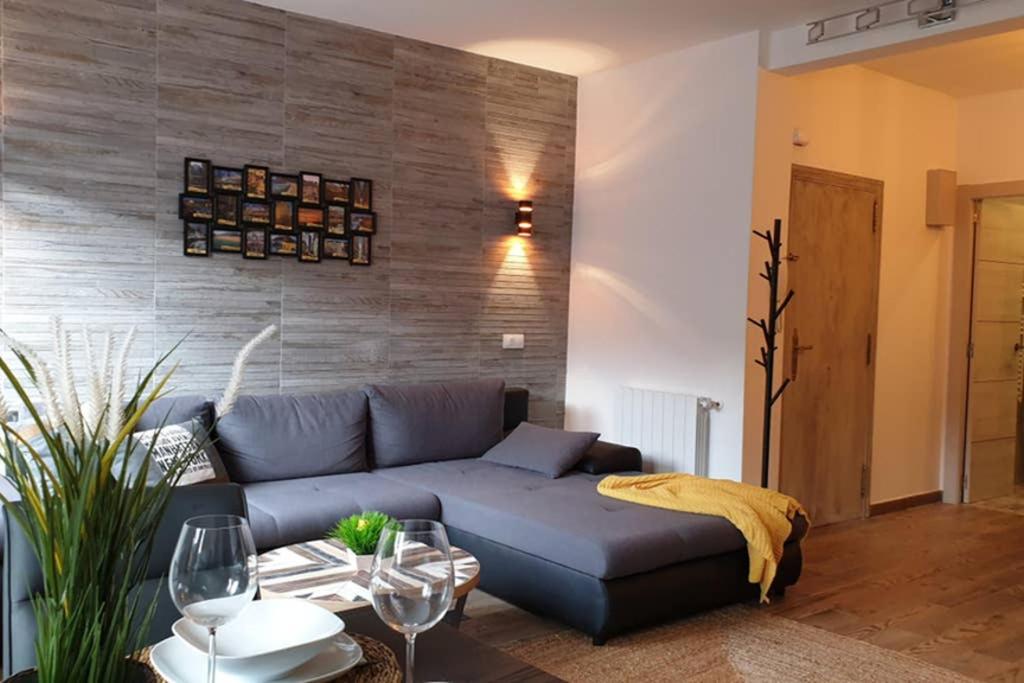 JUNTO a Plaza UNAMUNO - Casco Viejo Bilbao