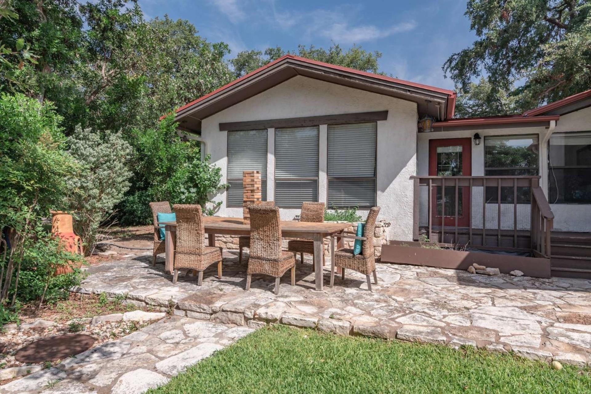 Comanche Trail Guest House view 2