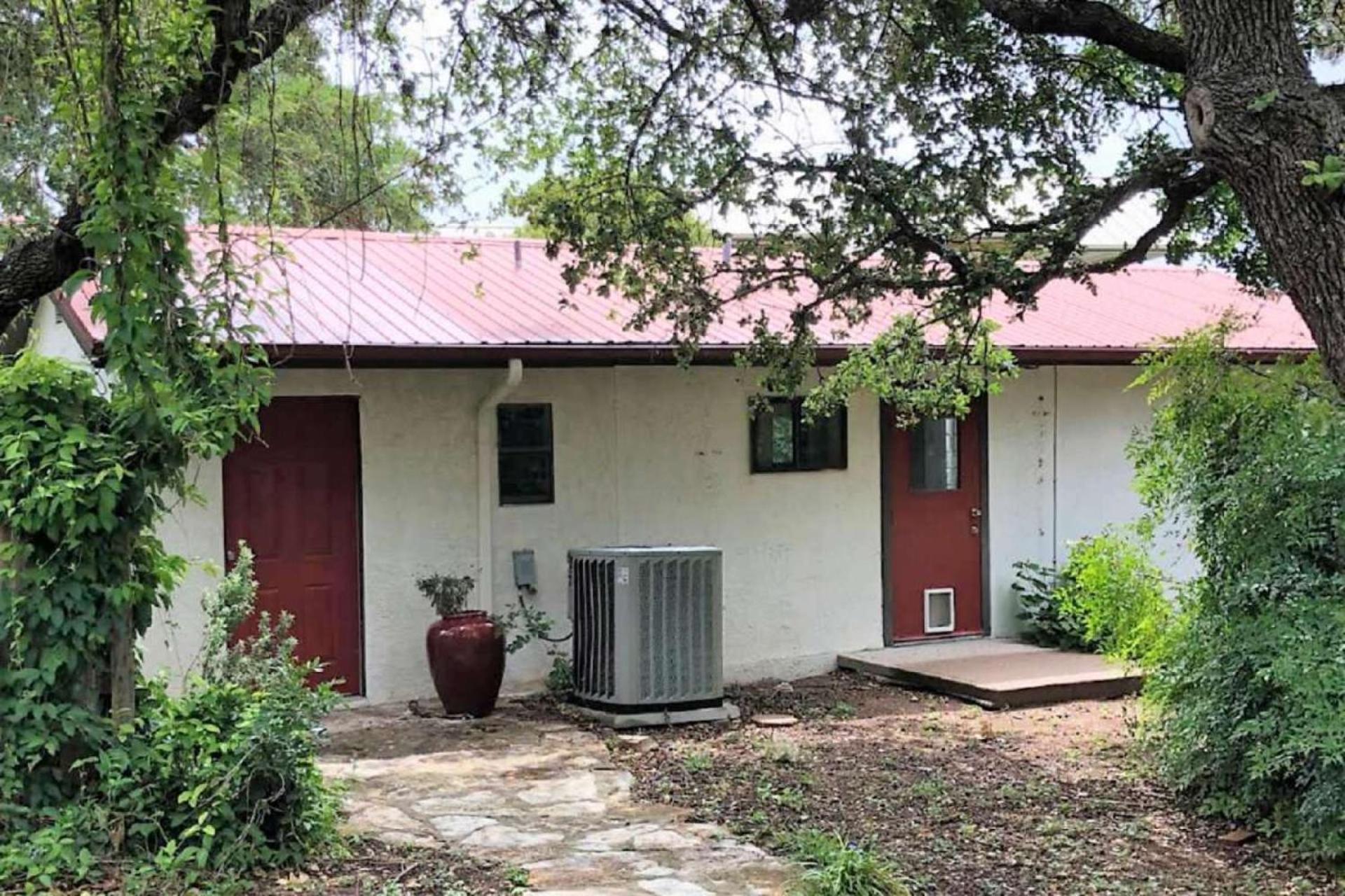 Comanche Trail Guest House view 4