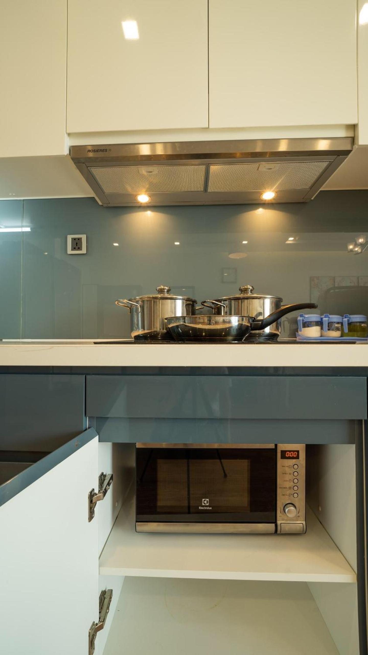 BOM HOMES- VINHOMES METROPOLIS-Service Apartment