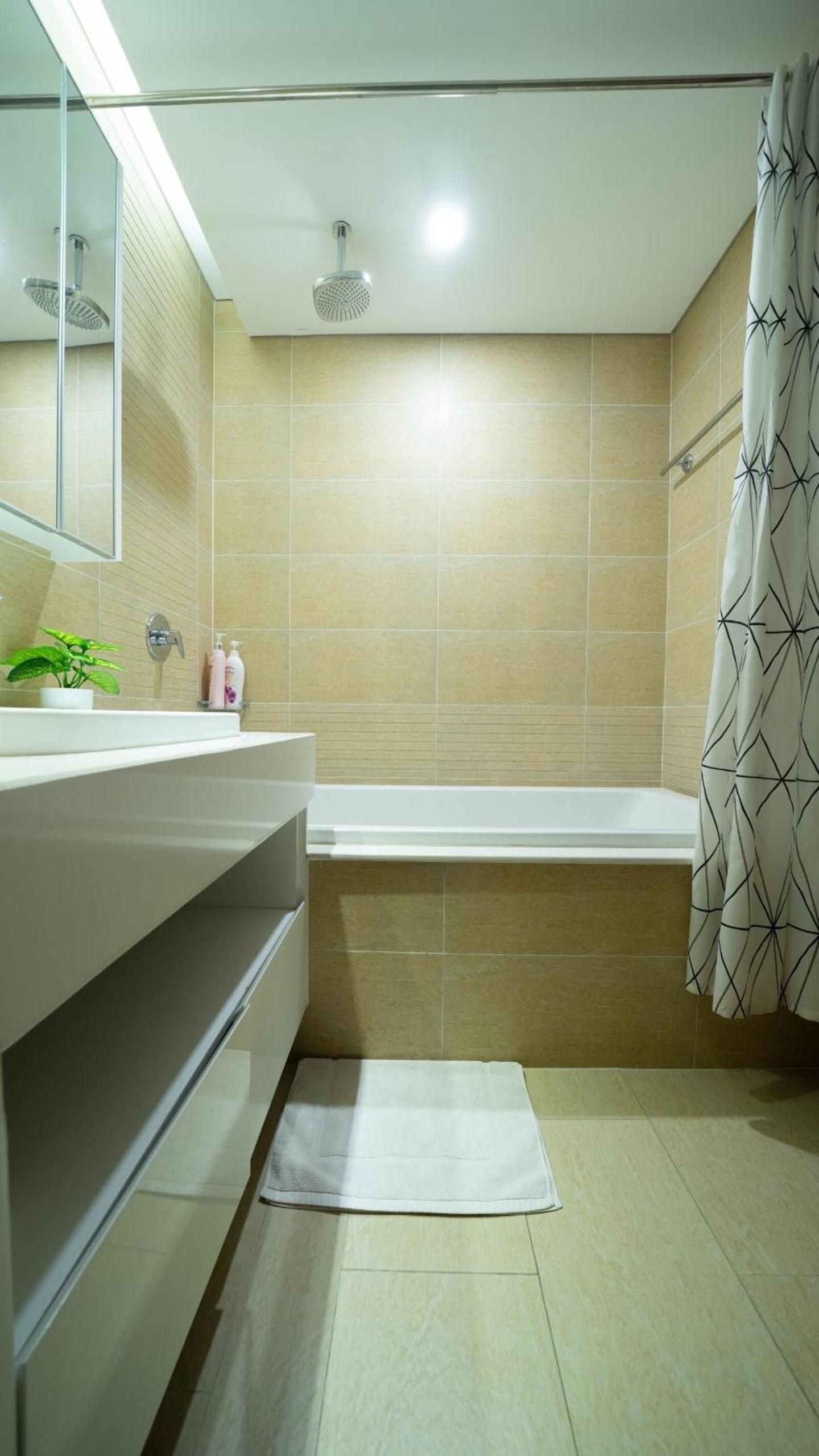 BOM HOMES- VINHOMES METROPOLIS-Service Apartment