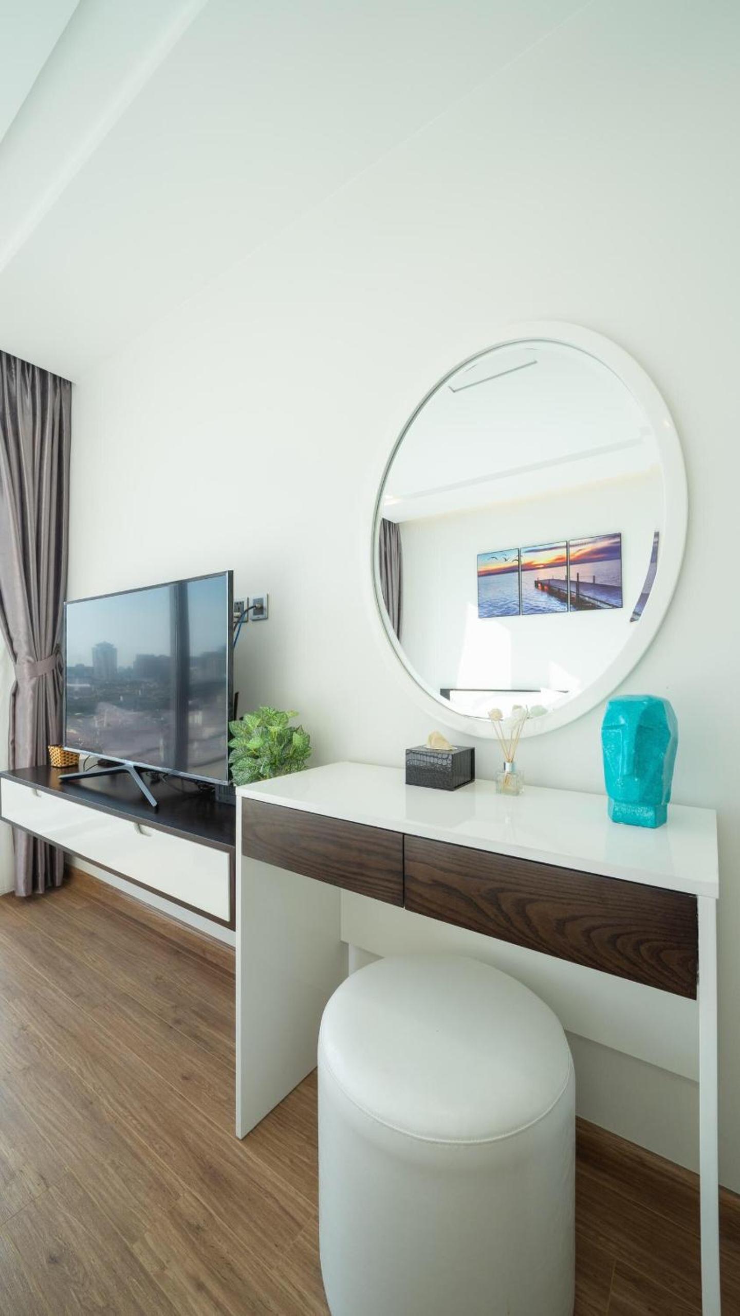 BOM HOMES- VINHOMES METROPOLIS-Service Apartment