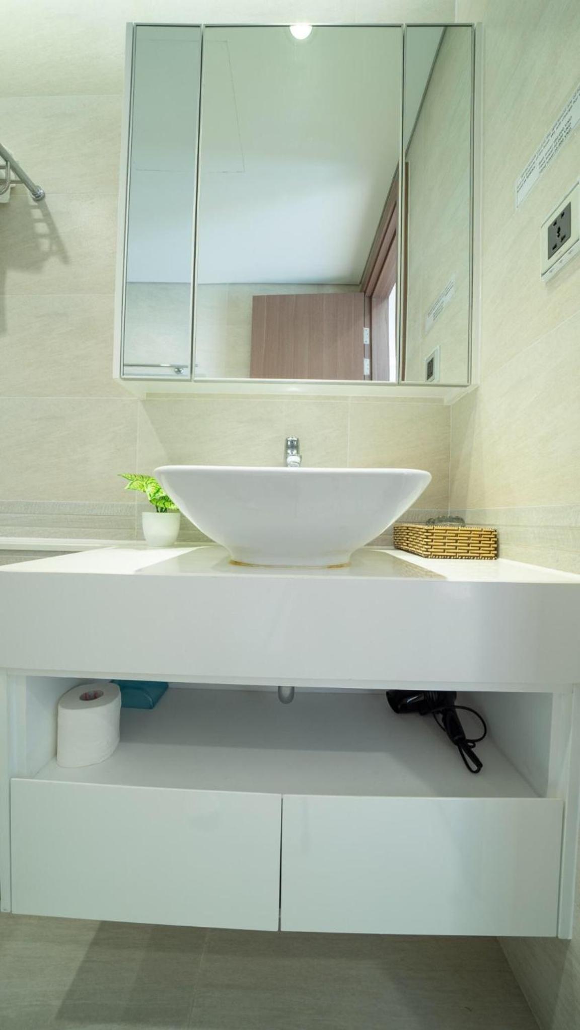 BOM HOMES- VINHOMES METROPOLIS-Service Apartment