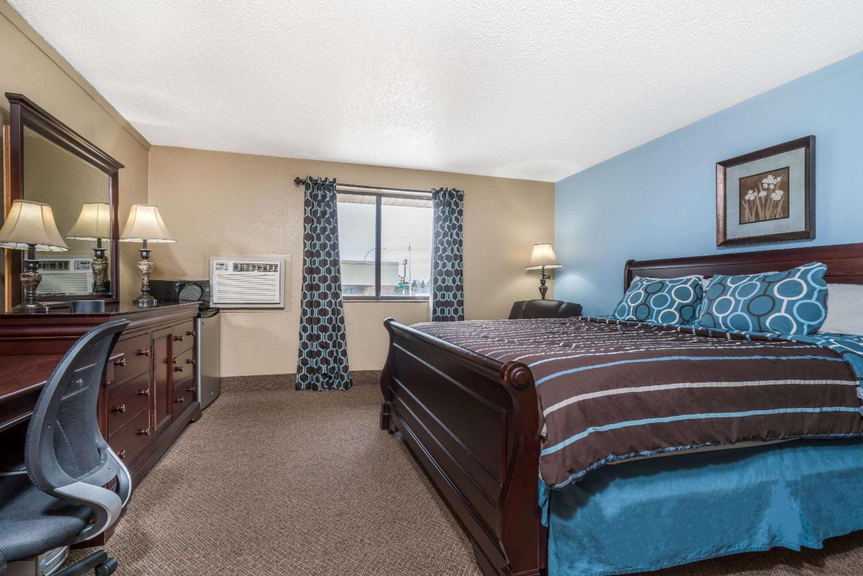 Bismarck Vacations - Super 8 by Wyndham Bismarck - Property Image 18
