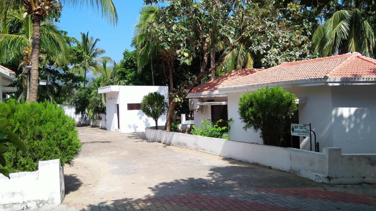 ESAKKI HIGHVIEW RESORT- fivefalls
