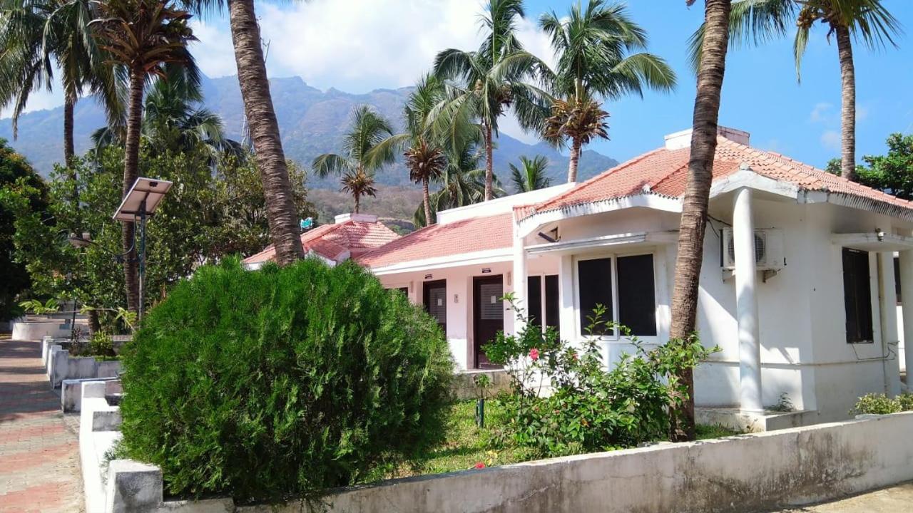 ESAKKI HIGHVIEW RESORT- fivefalls