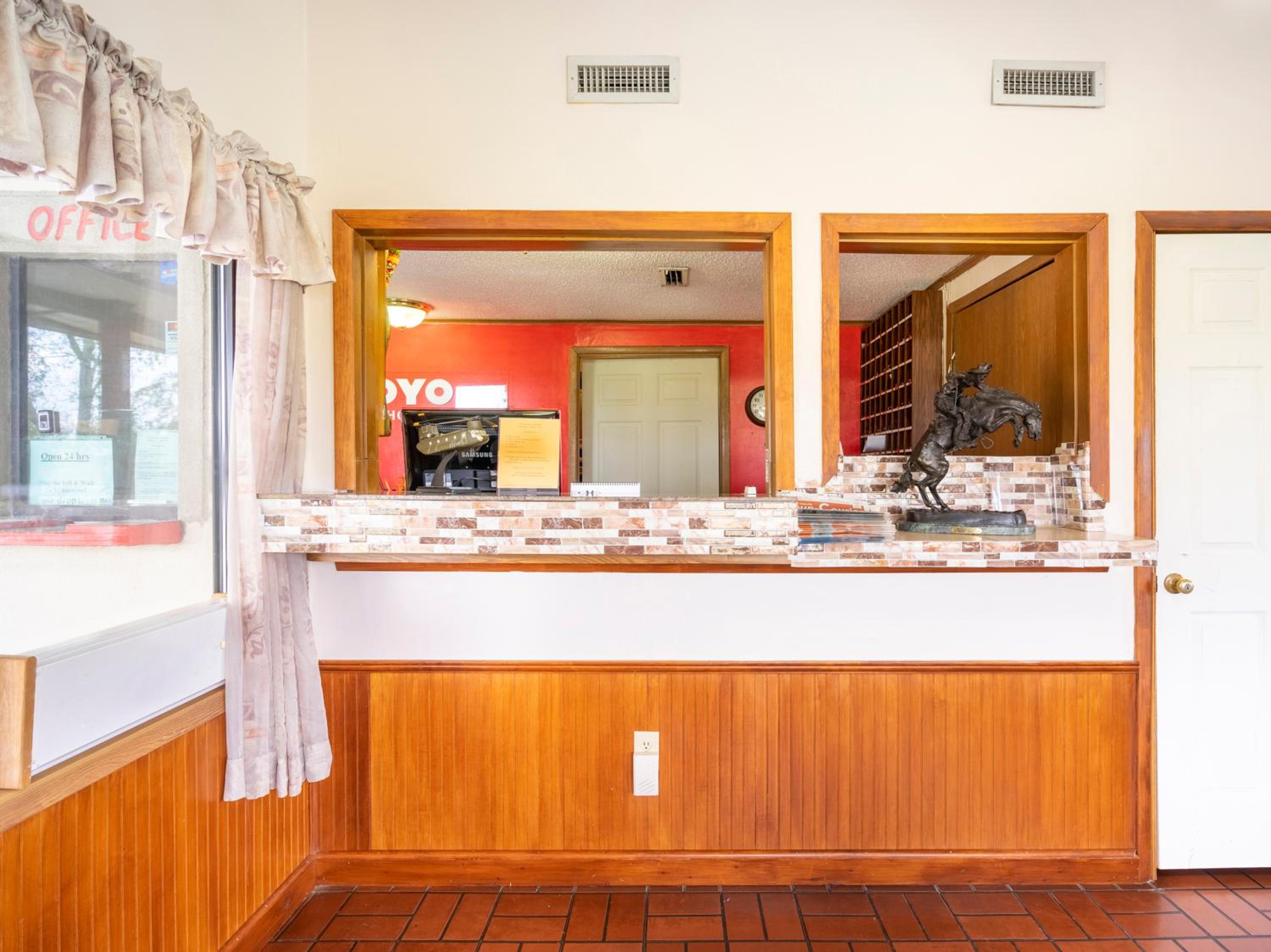 OYO Hotel Daleville AL Hwy 84 view 3