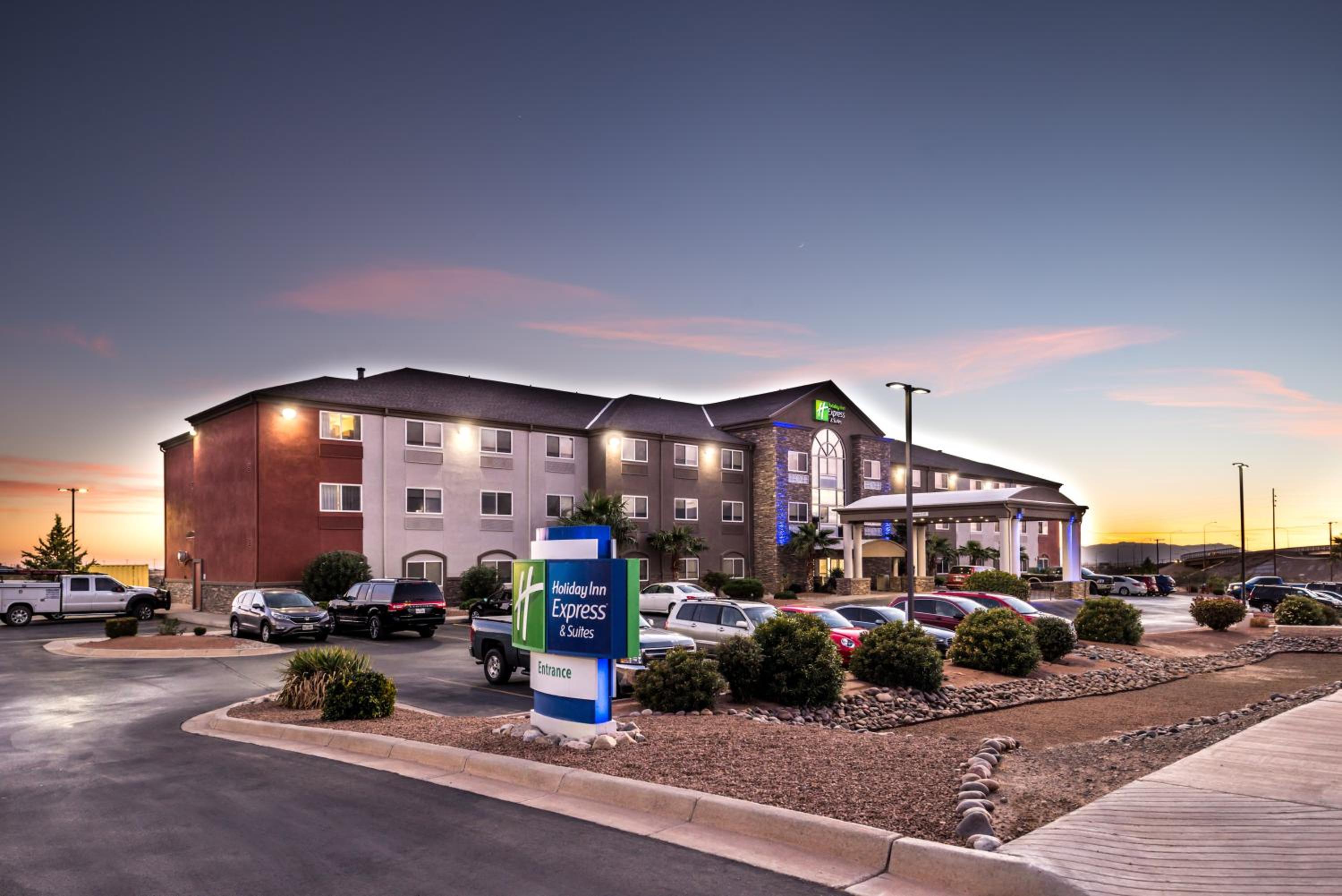 Alamogordo Vacations - Holiday Inn Express  Suites Alamogordo Highway 54/70, an IHG Hotel - Property Image 1