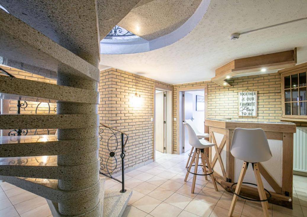 Luxueuse et spacieuse villa avec sauna et piscine