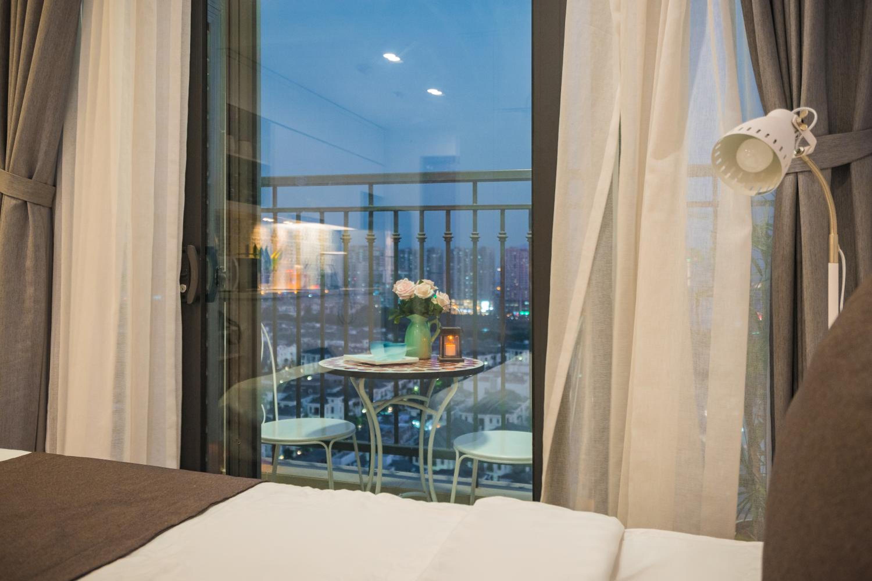 BOM HOMES- VINHOMES GREENBAY- Service Apartment