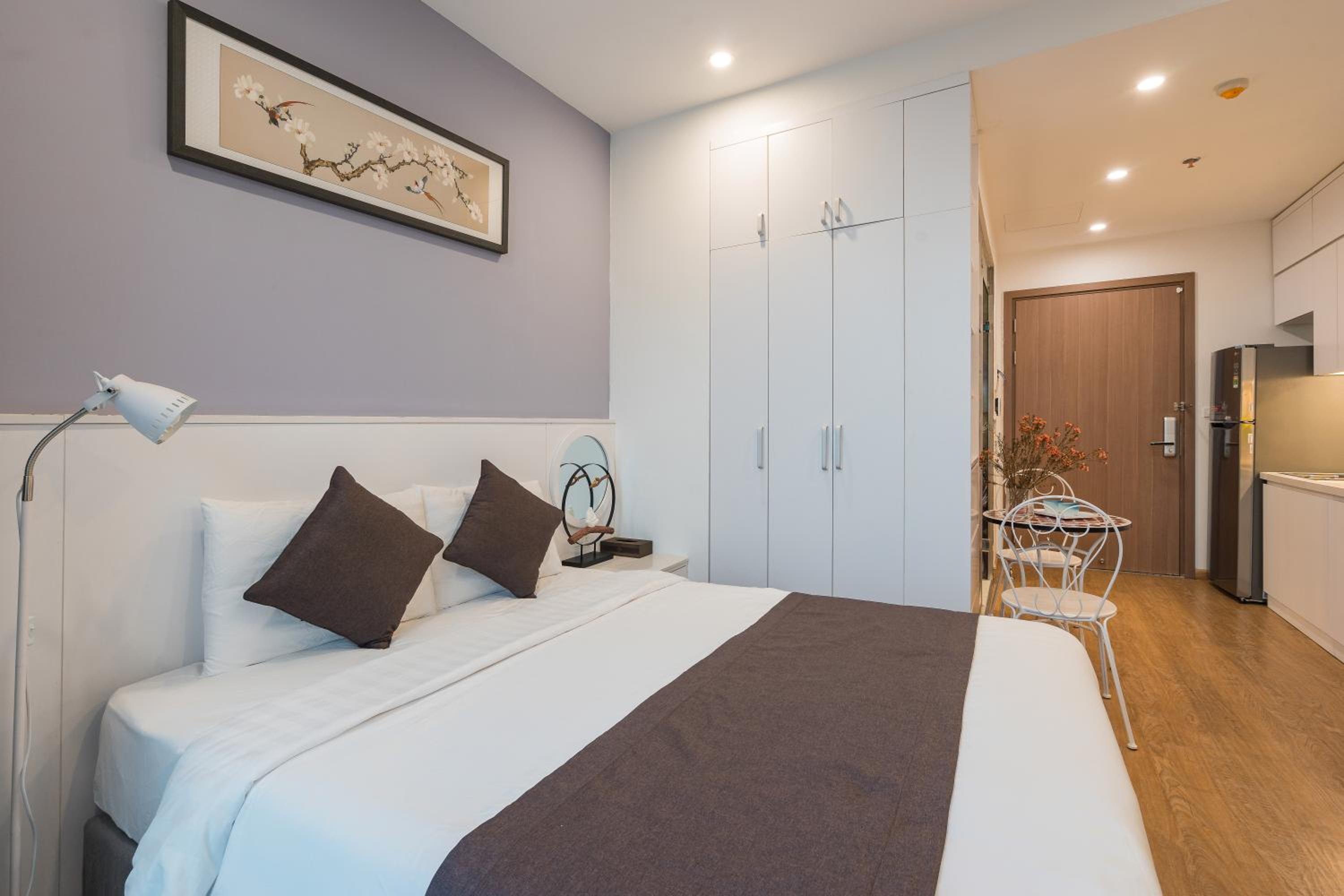BOM HOMES- VINHOMES GREENBAY- Service Apartment