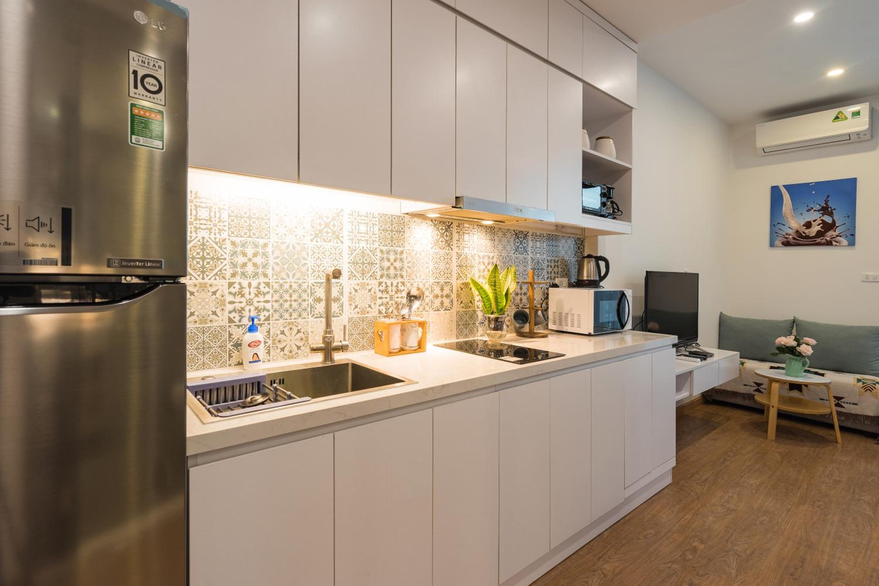 BOM HOMES- VINHOMES GREENBAY- Service Apartment