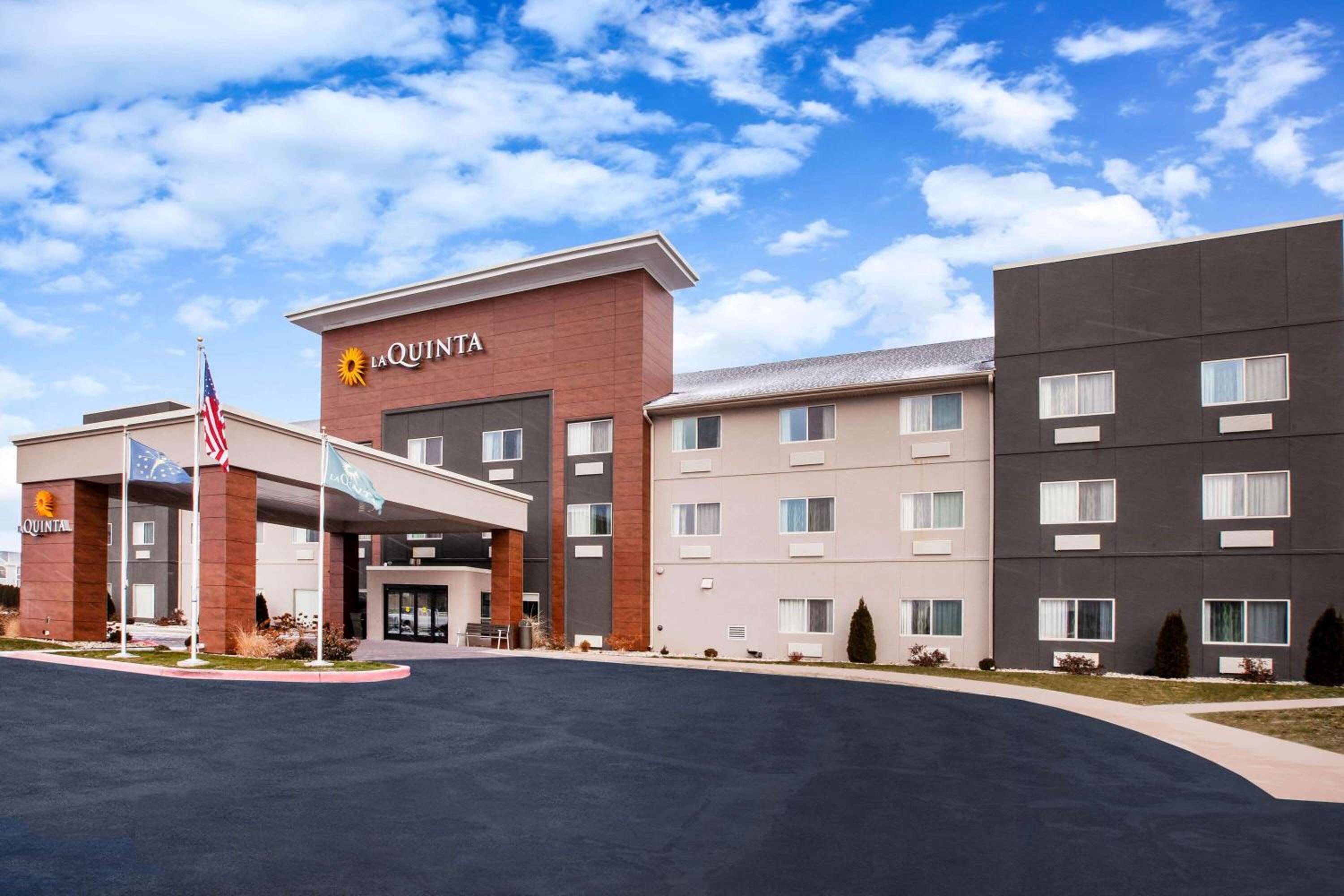 La Quinta Inn and Suites by Wyndham Elkhart