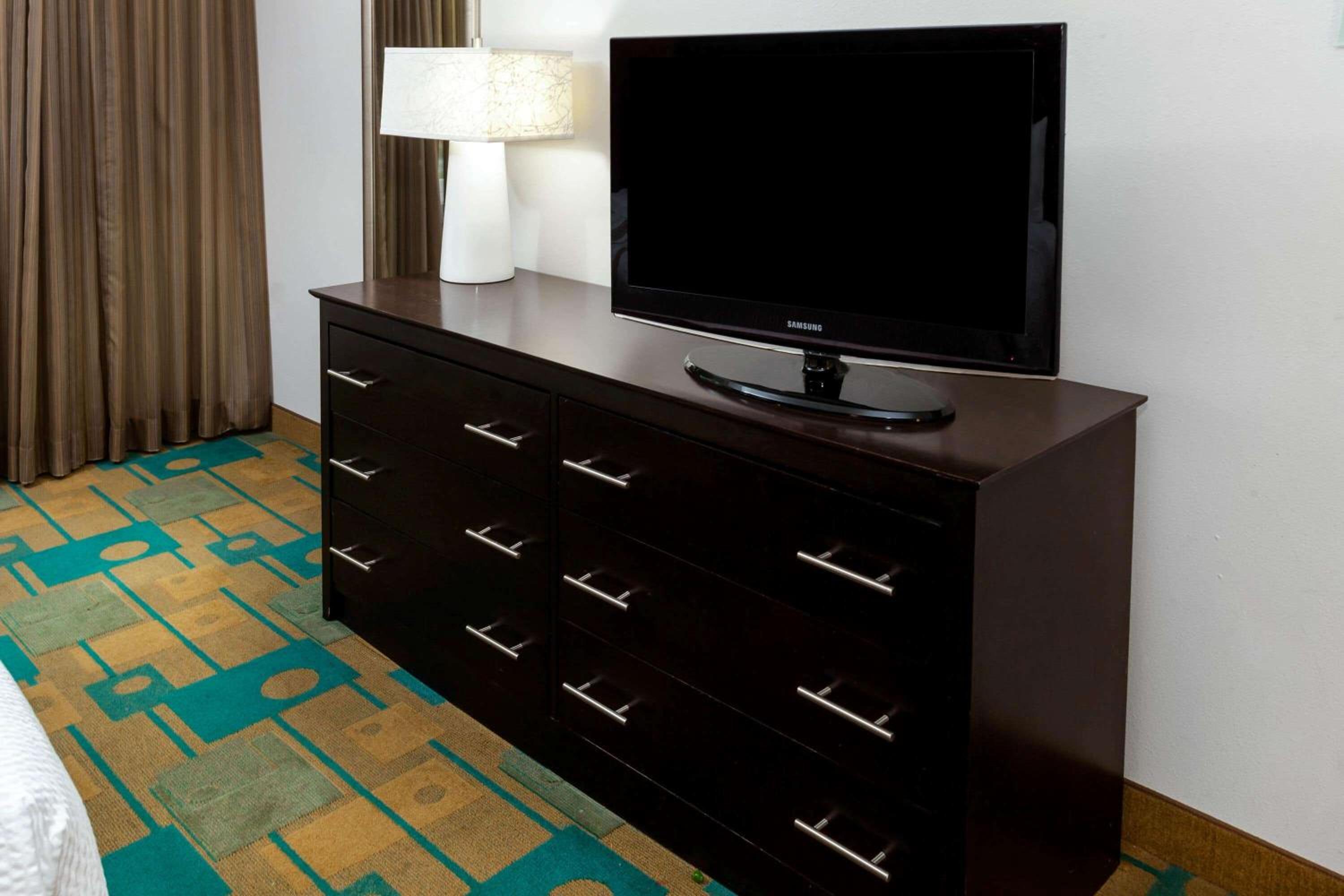 Glendale Vacations - La Quinta by Wyndham Milwaukee Bayshore Area - Property Image 6