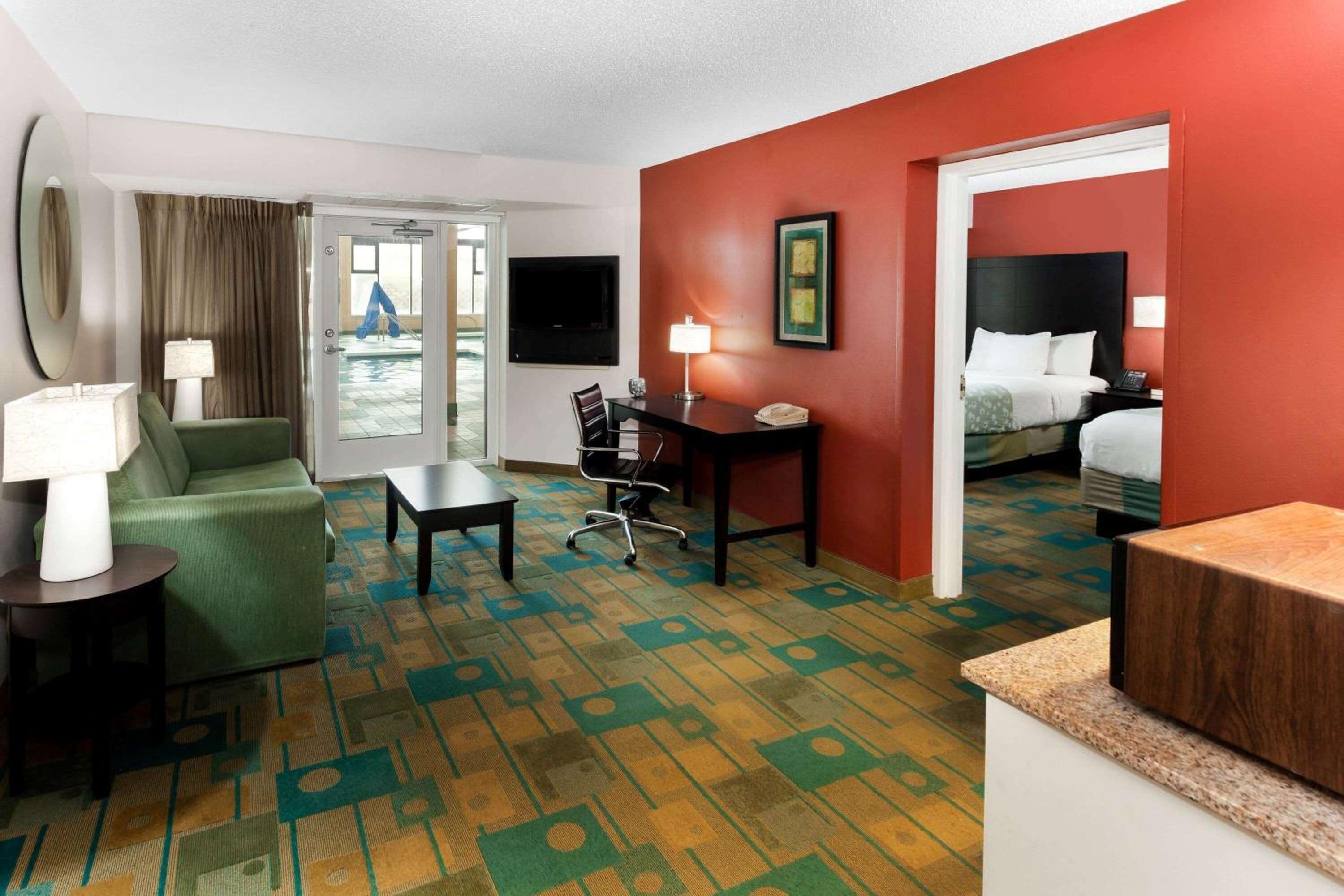 Glendale Vacations - La Quinta by Wyndham Milwaukee Bayshore Area - Property Image 11