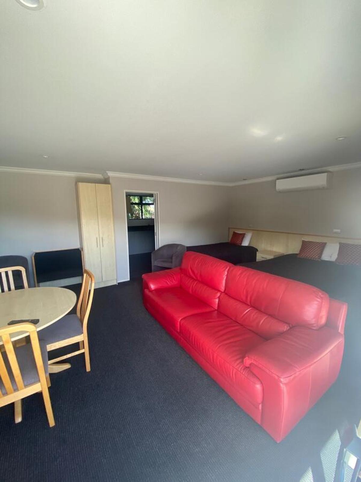 Grove Park Motor Lodge
