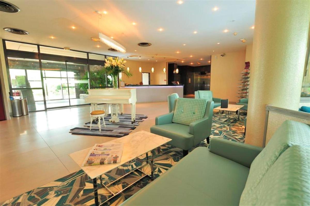 hotel reception