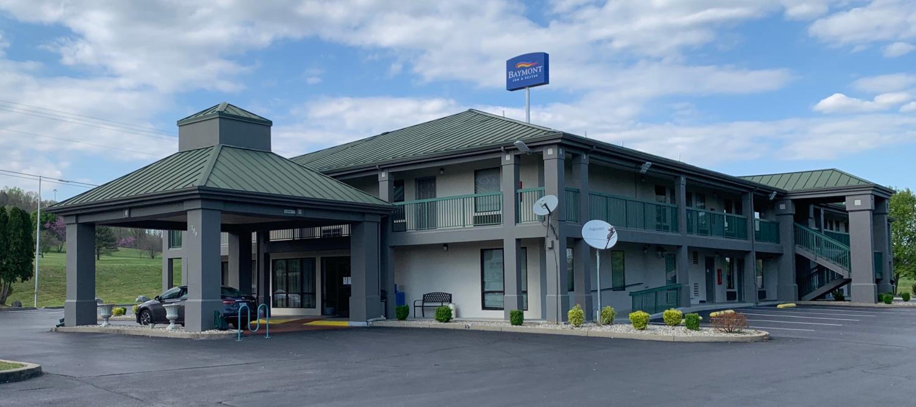 Cave City Vacations - Baymont by Wyndham Cave City - Property Image 3