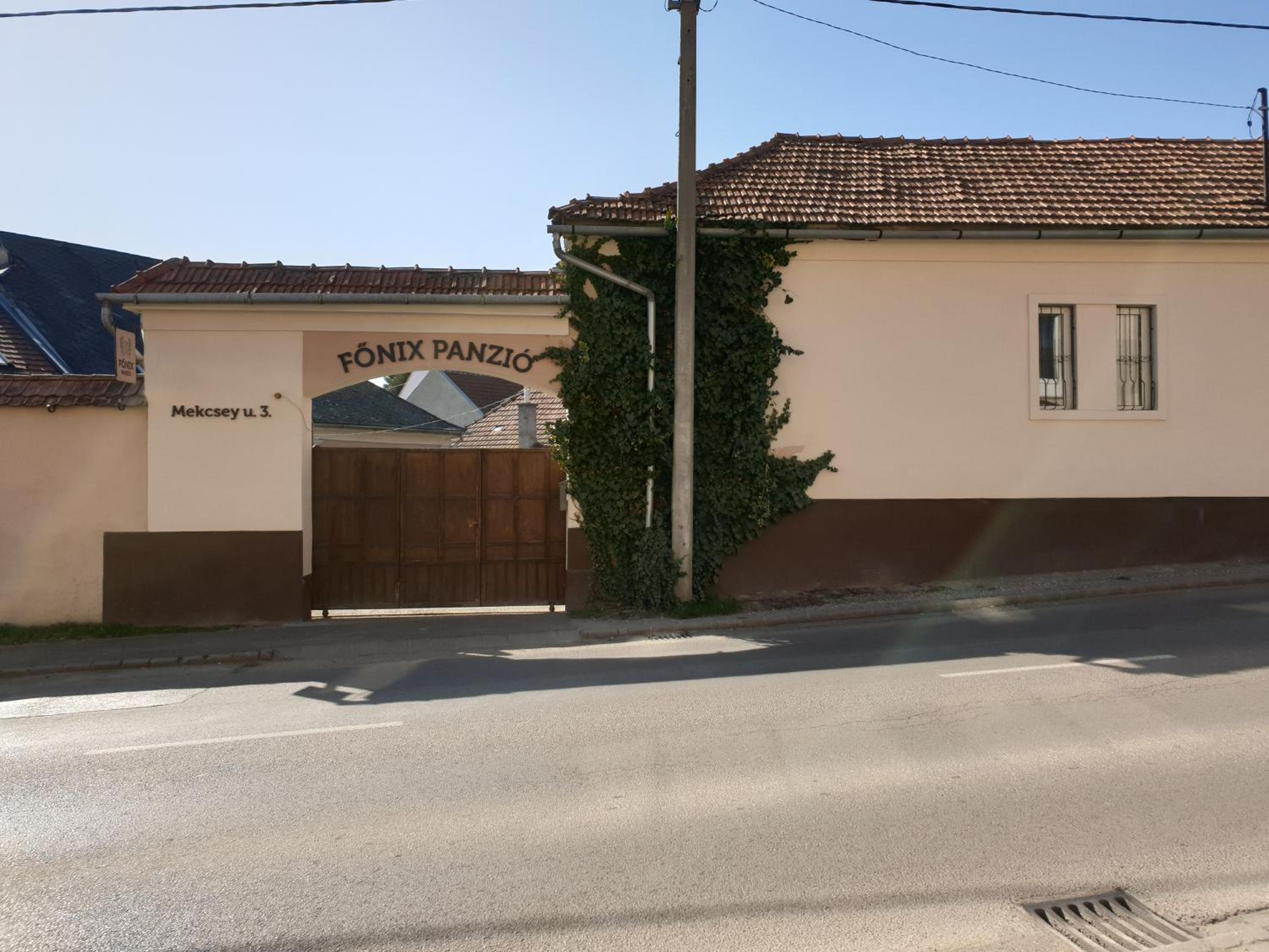 Főnix Panzió view 2