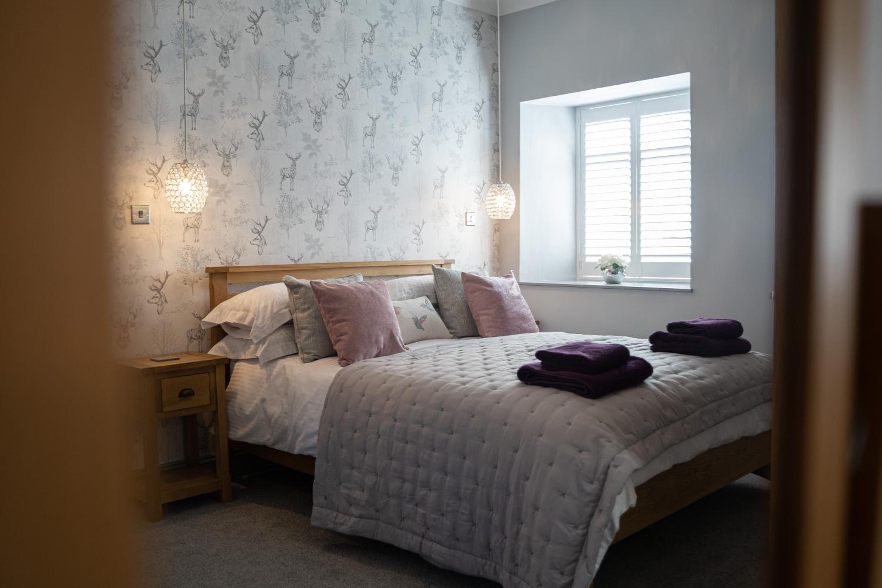 Host & Stay - Lavender Cottage view 2