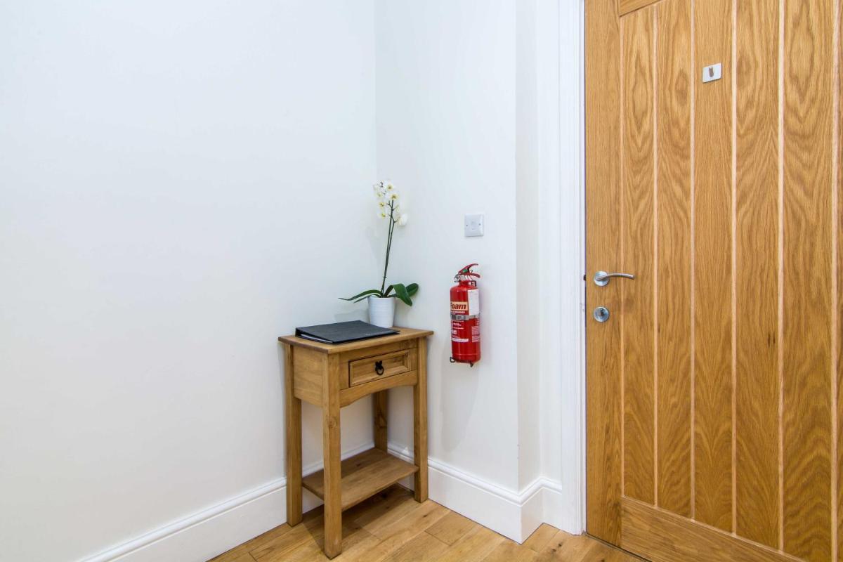Market Street Apartments - City Centre Modern 1bedroom Apartments with NEW WIFI and Very Close to Tram view 5