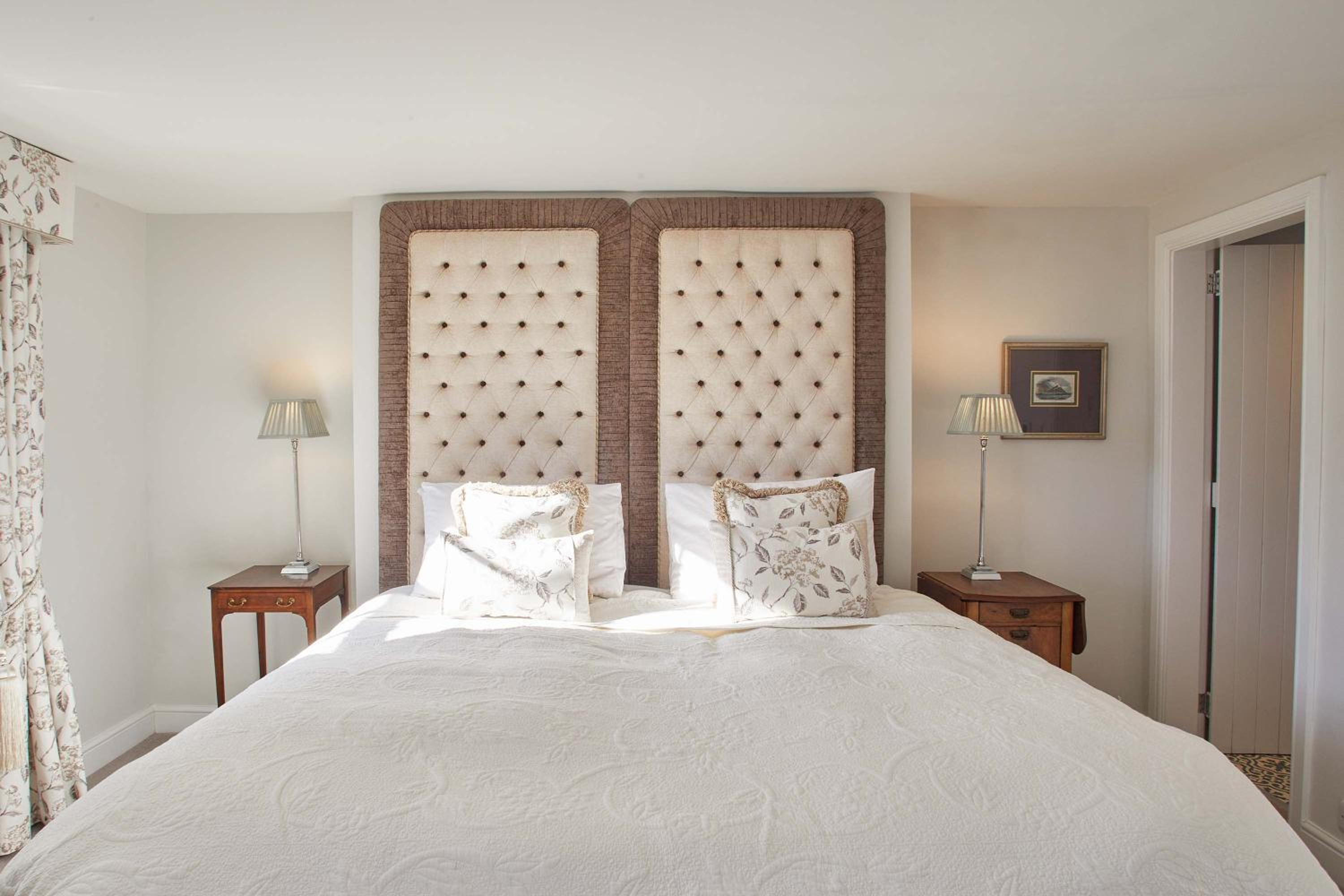 Host & Stay - Tithe Cottage view 2