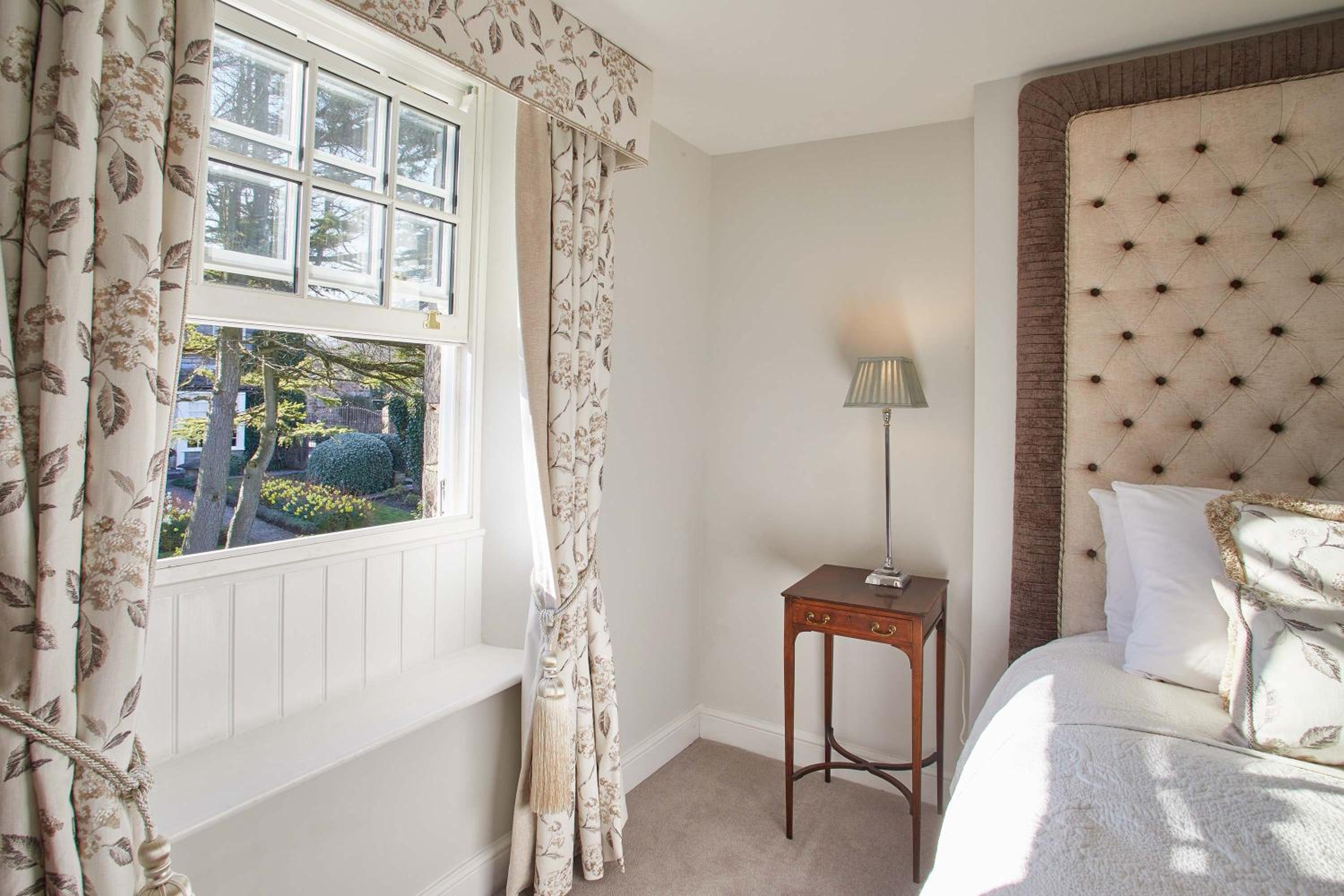 Host & Stay - Tithe Cottage view 3