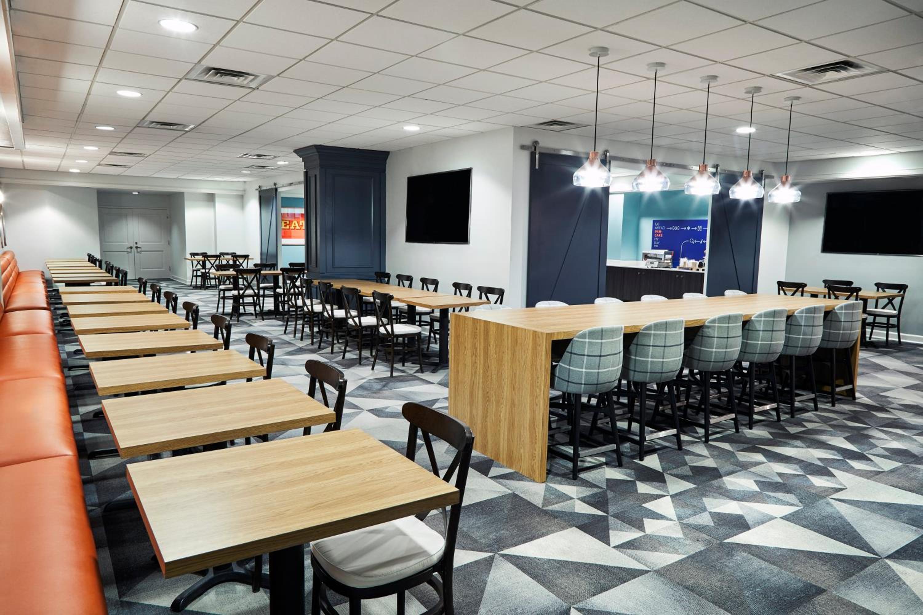 Holiday Inn Express Nashville-Downtown - Broadway by IHG 2