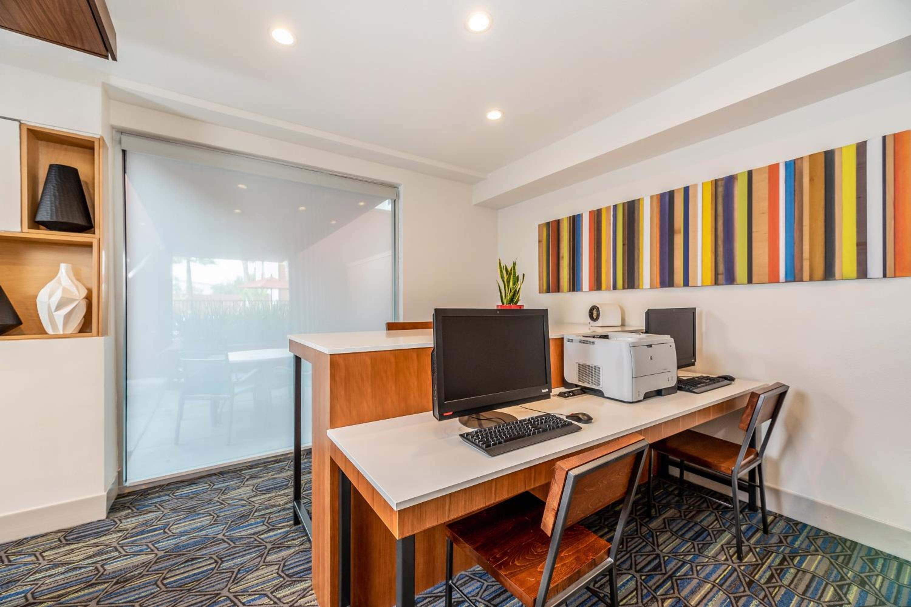 Holiday Inn Express Fremont - Milpitas Central, an IHG Hotel - Property Image 10